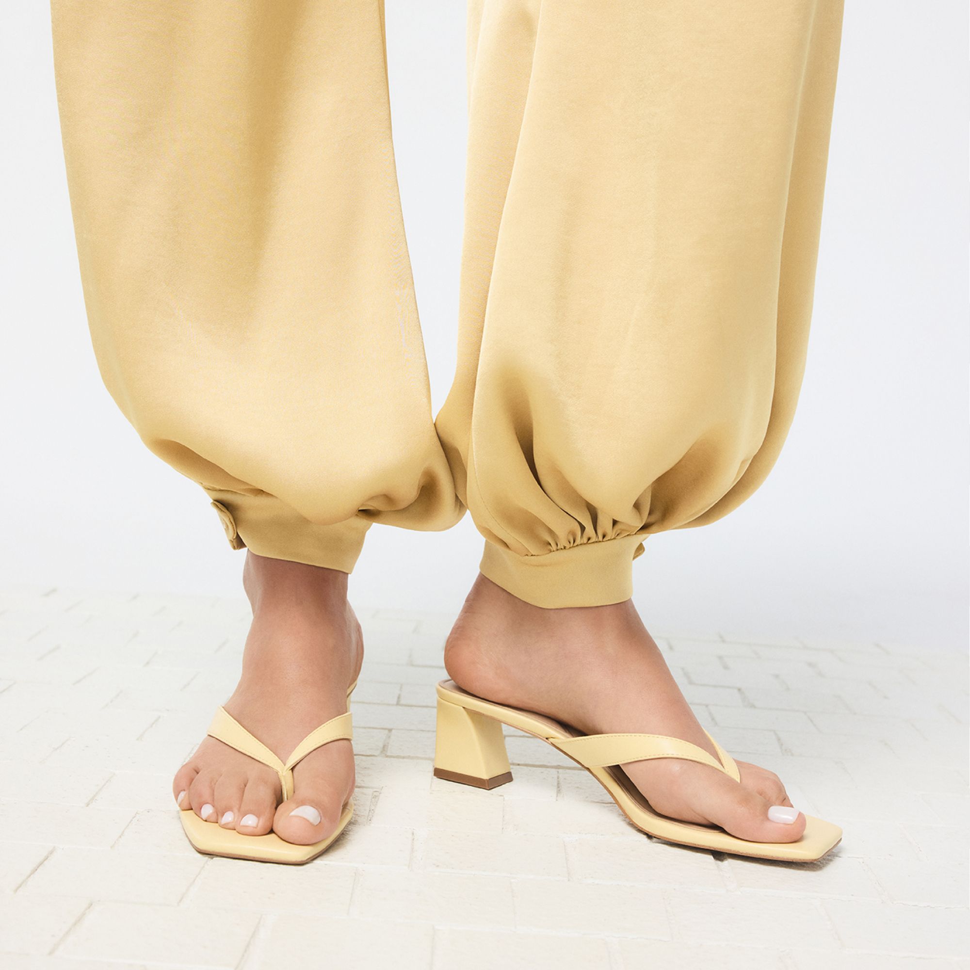 Hazy – Women Light yellow Block heeled thong sandal - ALDO