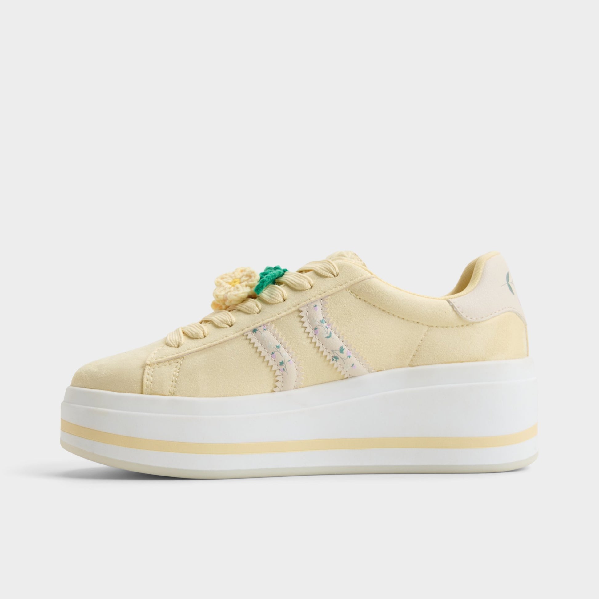 Side view of Light yellow Paotlan Sneaker