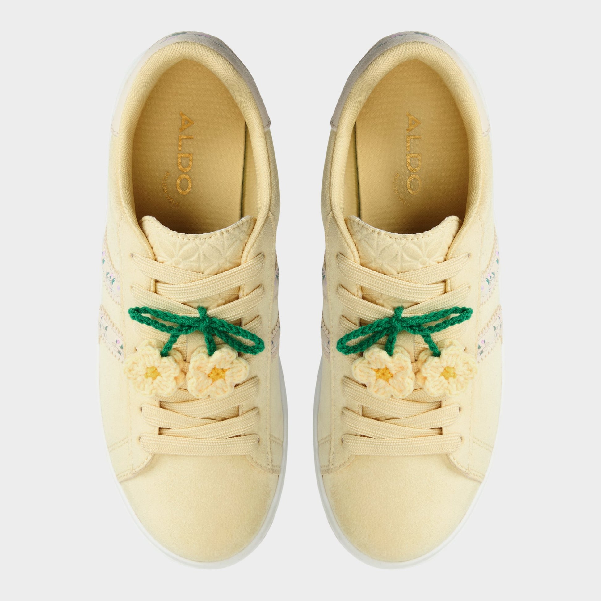 Top-down view of the Light yellow Paotlan Sneaker