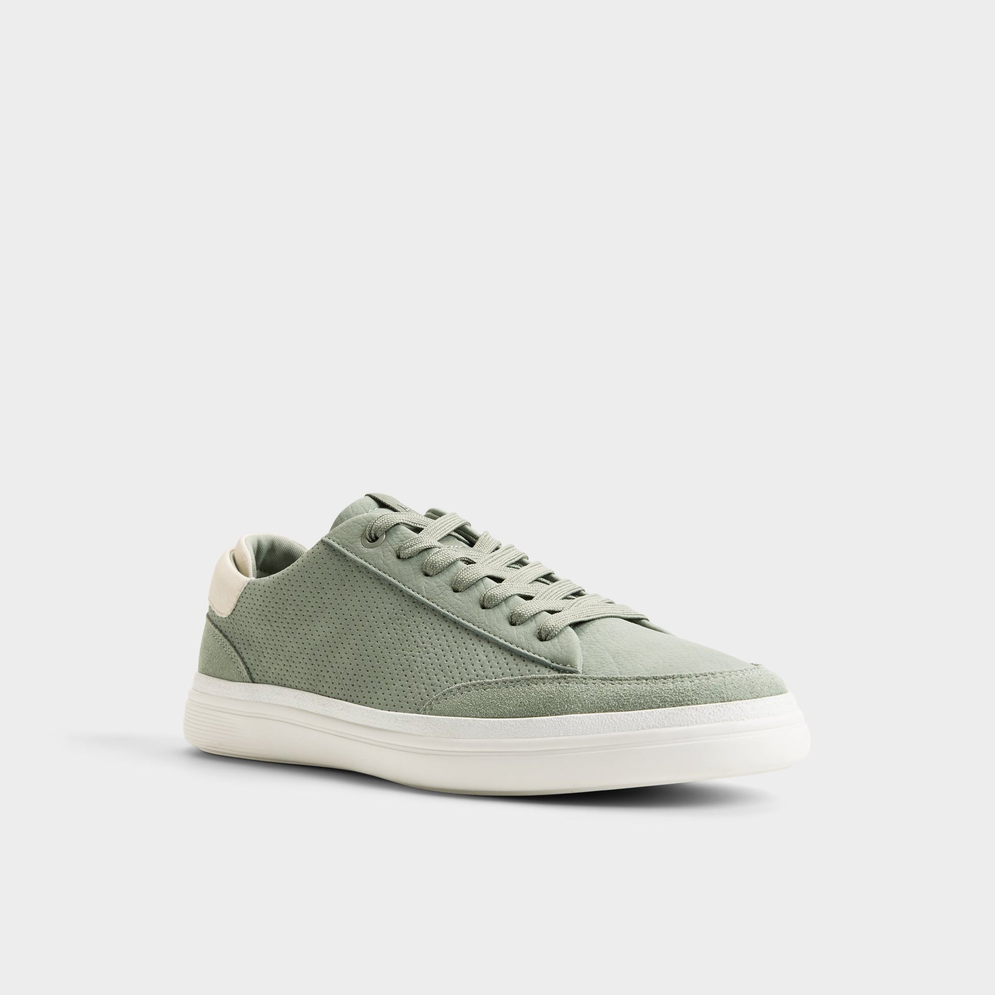 Three-quarter angle of Sage Stepup Low top sneaker's front side