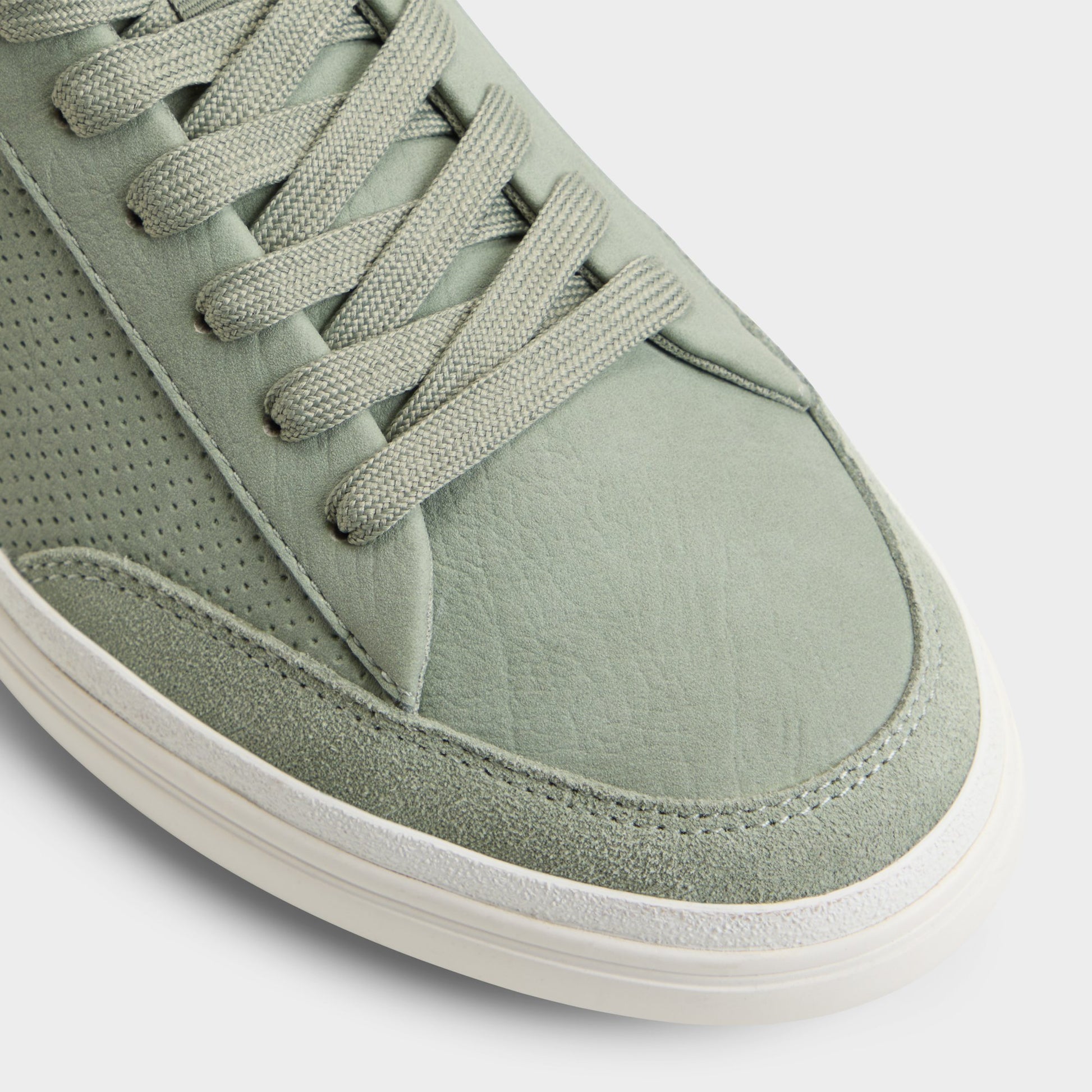 Close-up of the Sage Stepup Low top sneaker