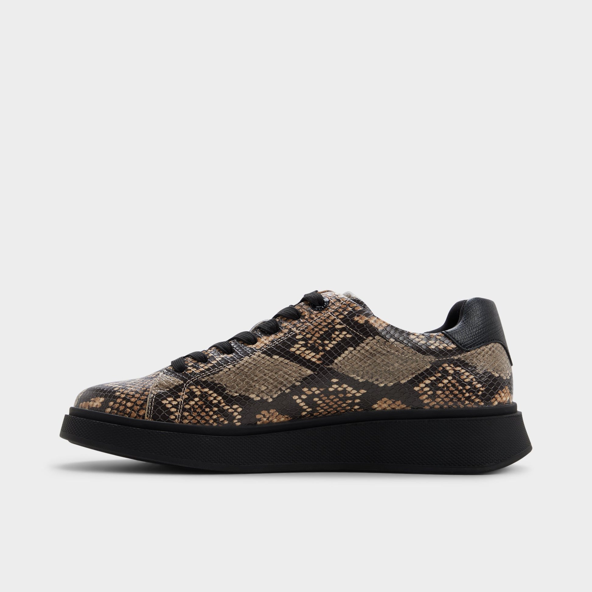 Side view of Multi Magnus Low top sneaker
