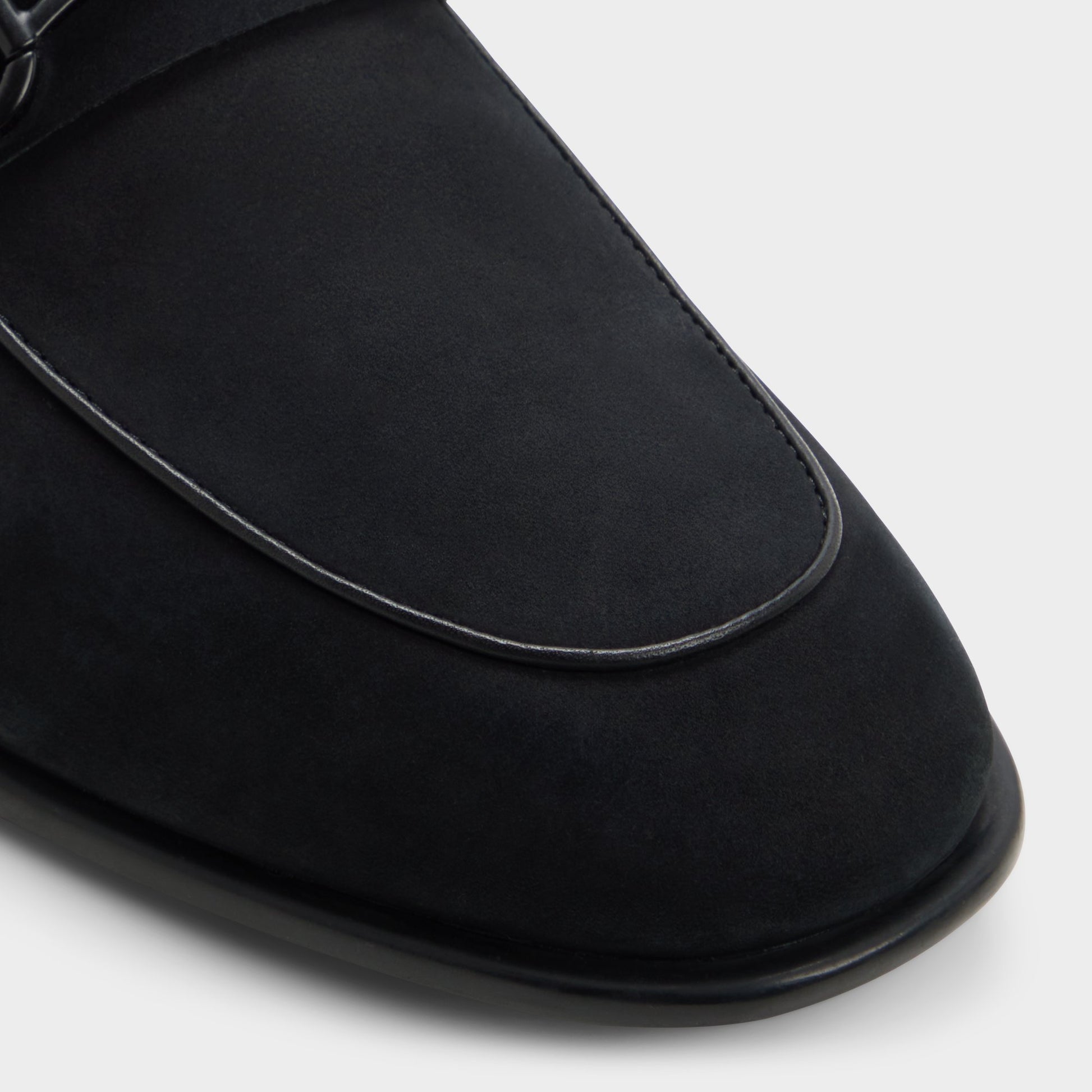 Close-up of the Black/black Walters Loafer