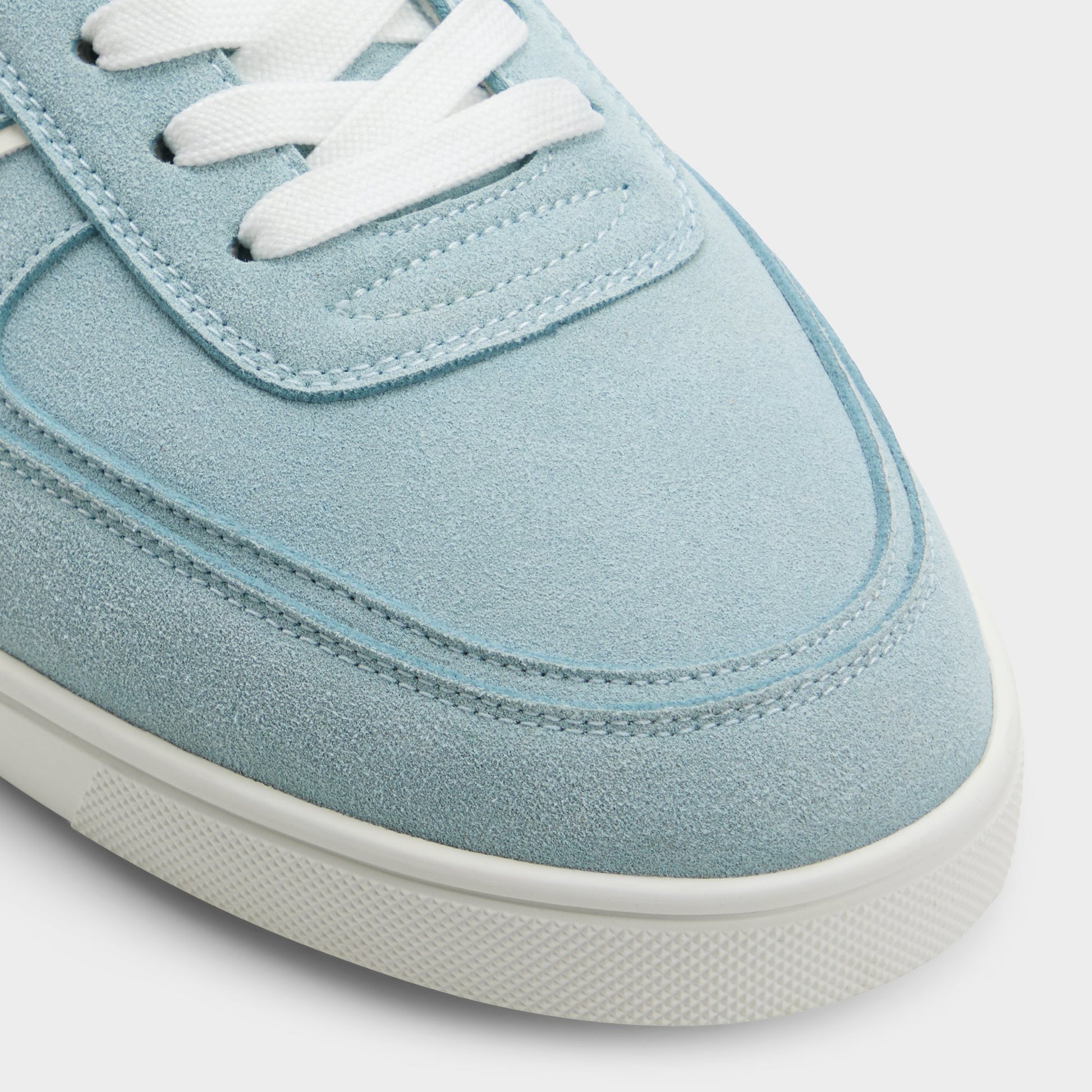 Close-up of the Light/pastel blue Whirl Low top sneaker