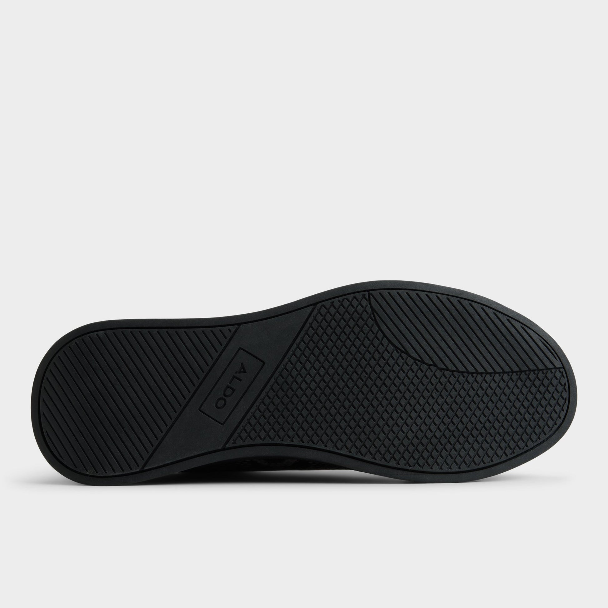 View of Black combo Magnus Low top sneaker's sole