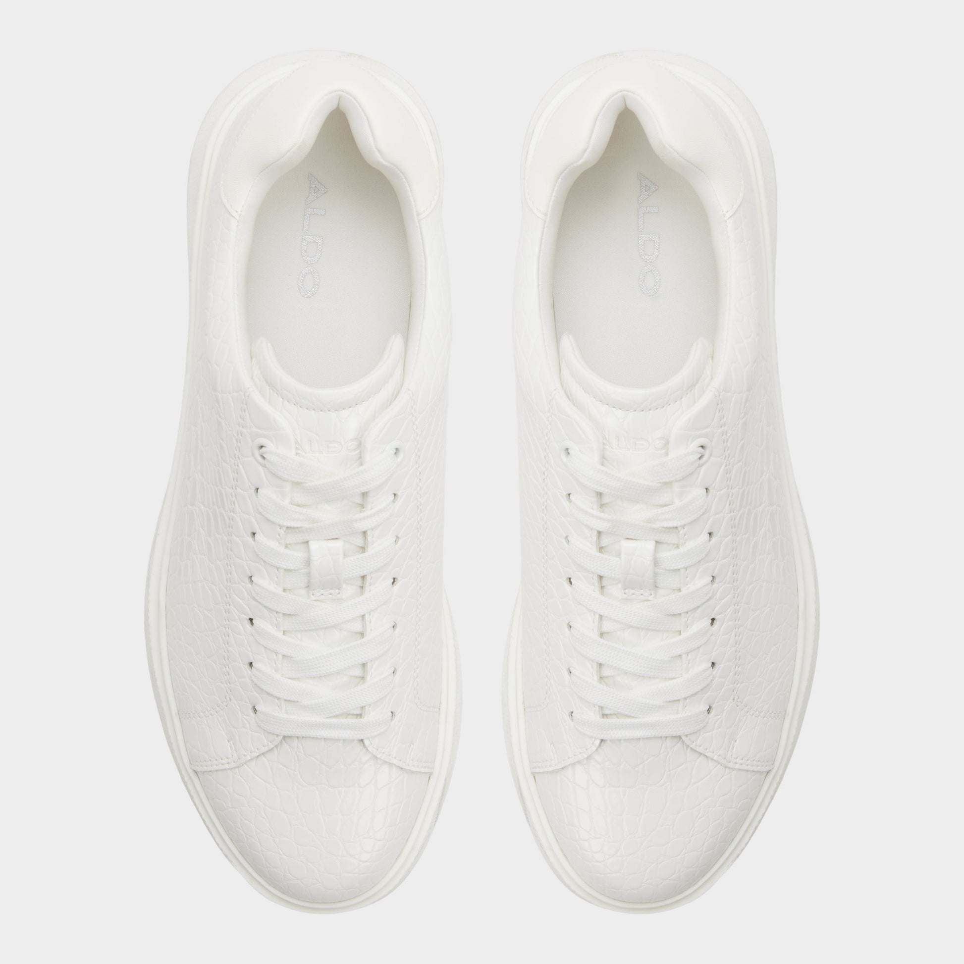 Top-down view of the White combo Magnus Low top sneaker