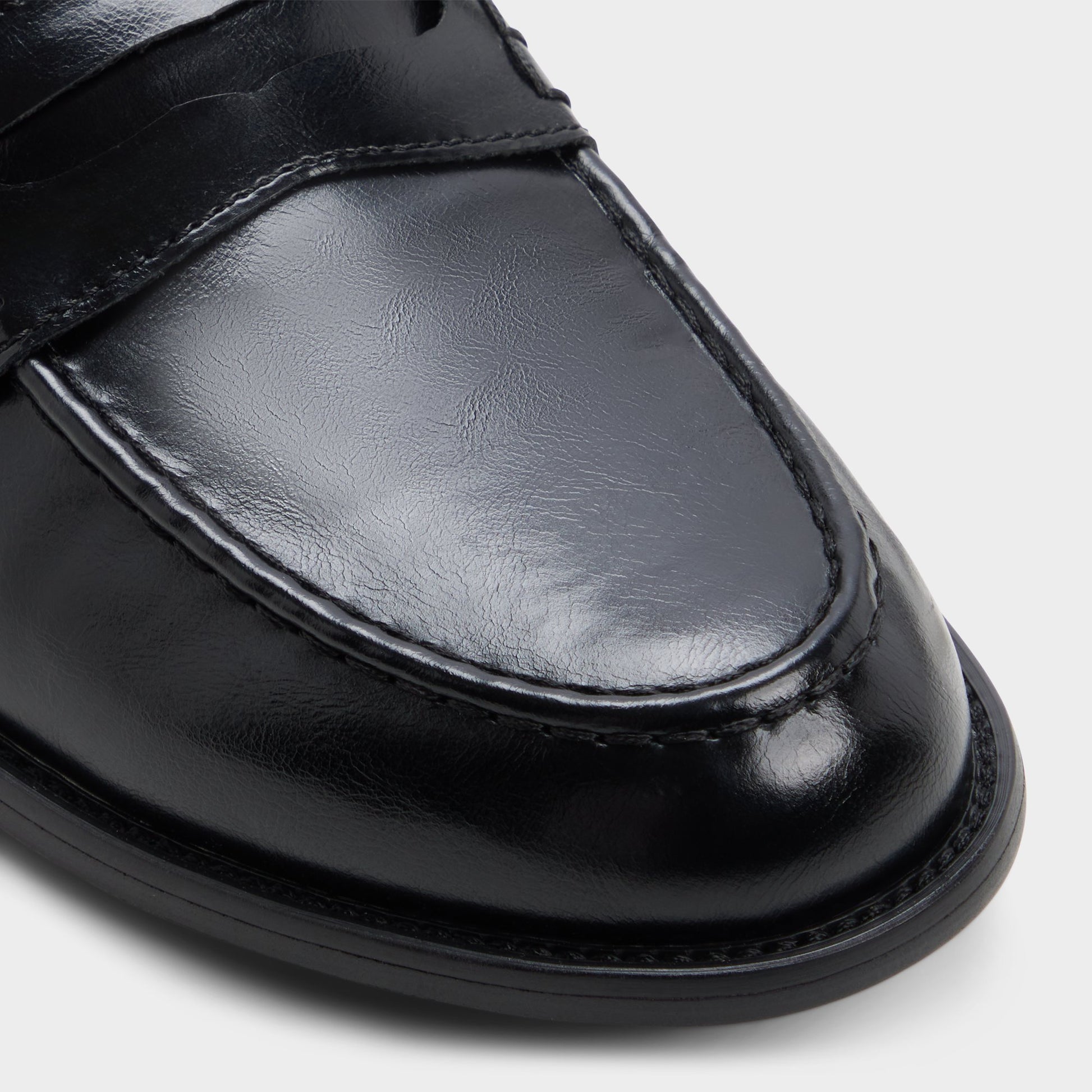 Gros plan de la Noir Cristof Mocassin