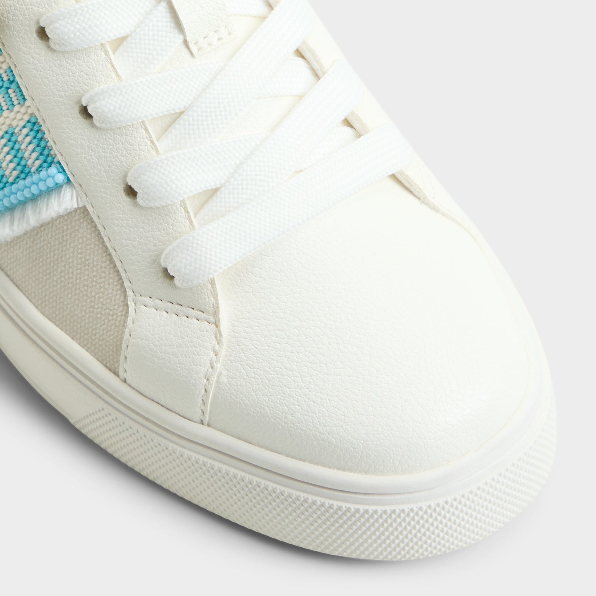 Close-up of the White/blue Palazzi Low top sneaker