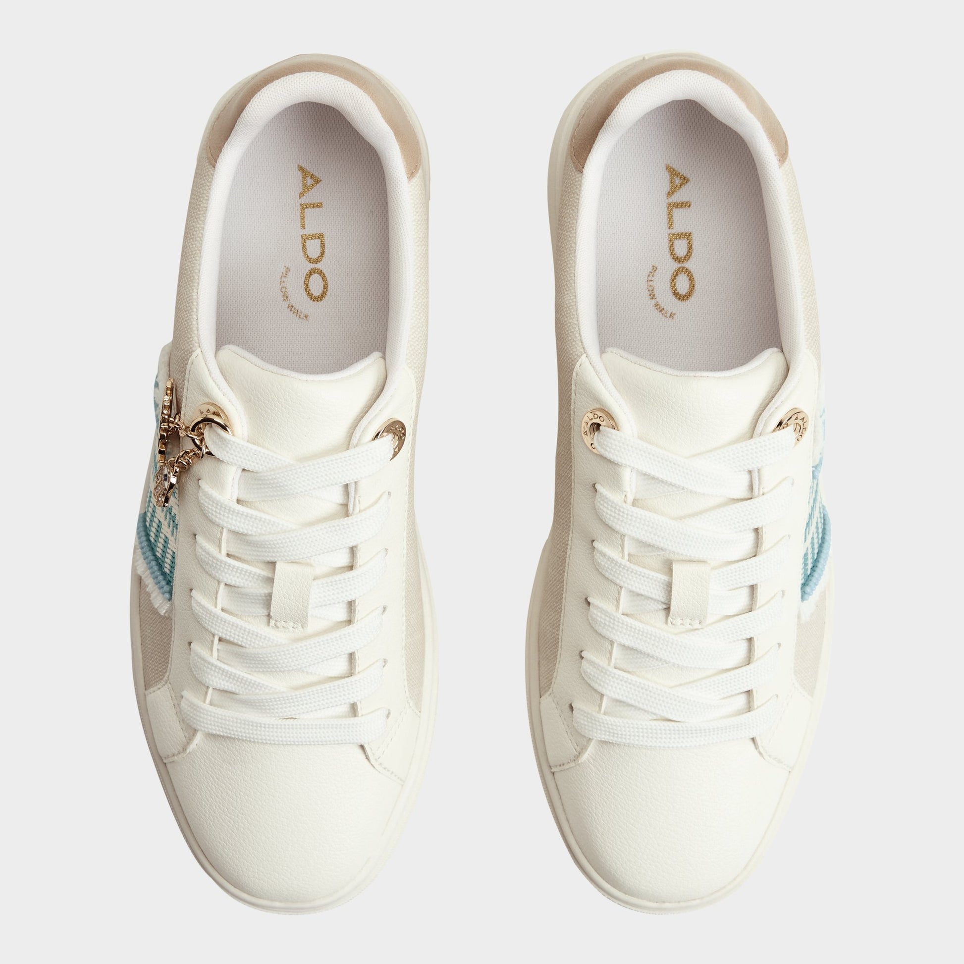 Top-down view of the White/blue Palazzi Low top sneaker