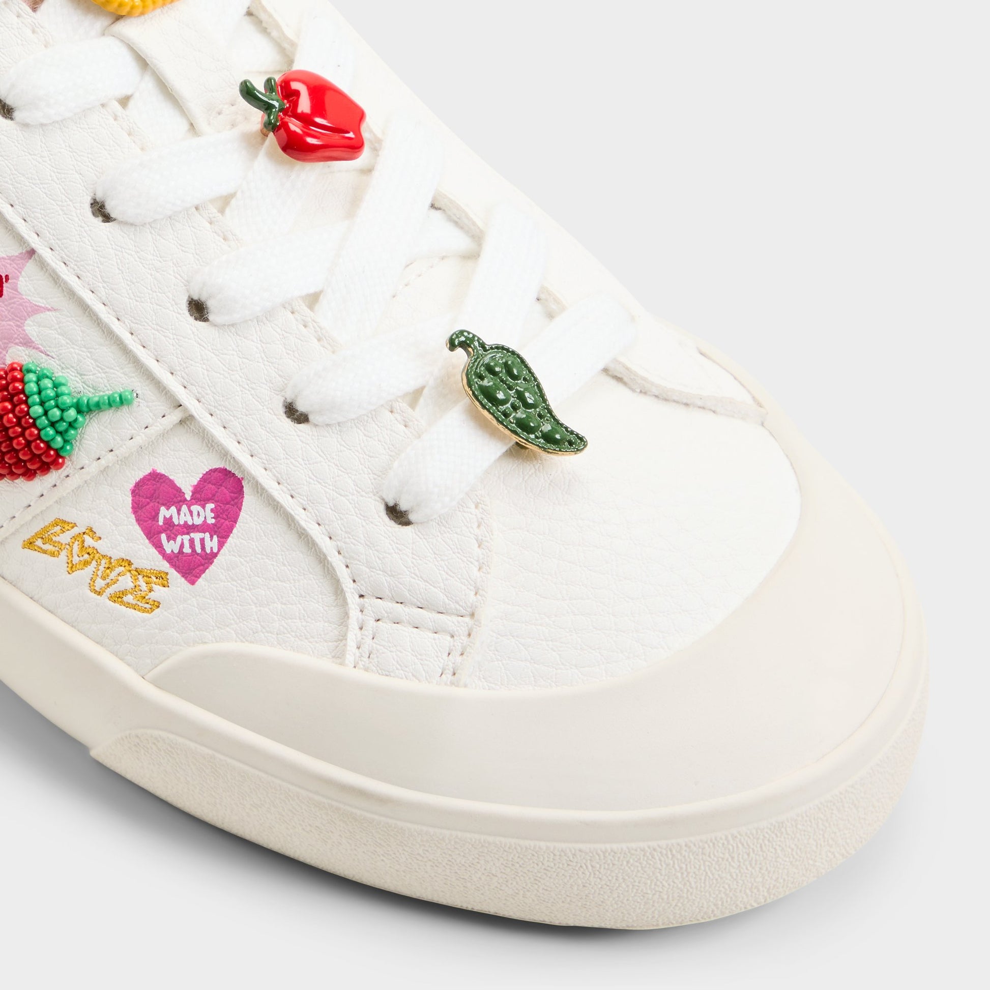 Close-up of the White combo Spicy Sneaker