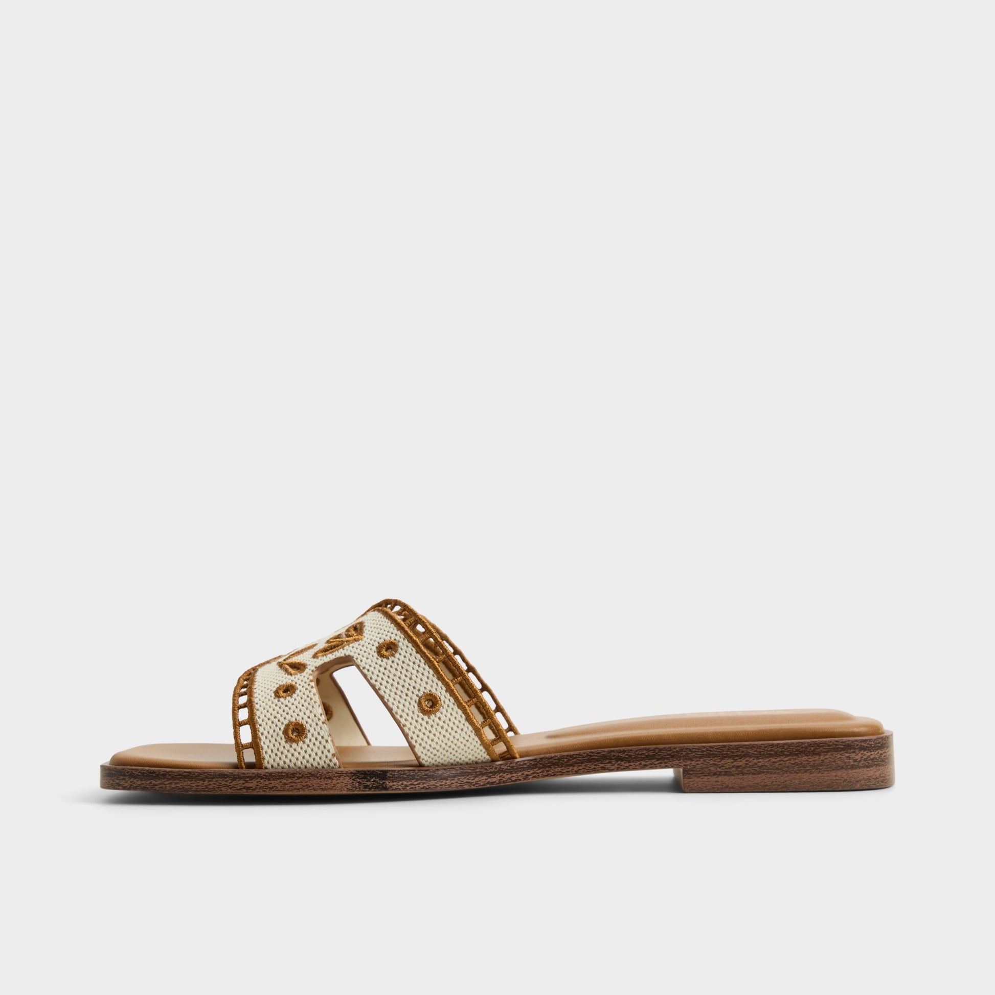 Side view of Natural Itsandal Slide sandal