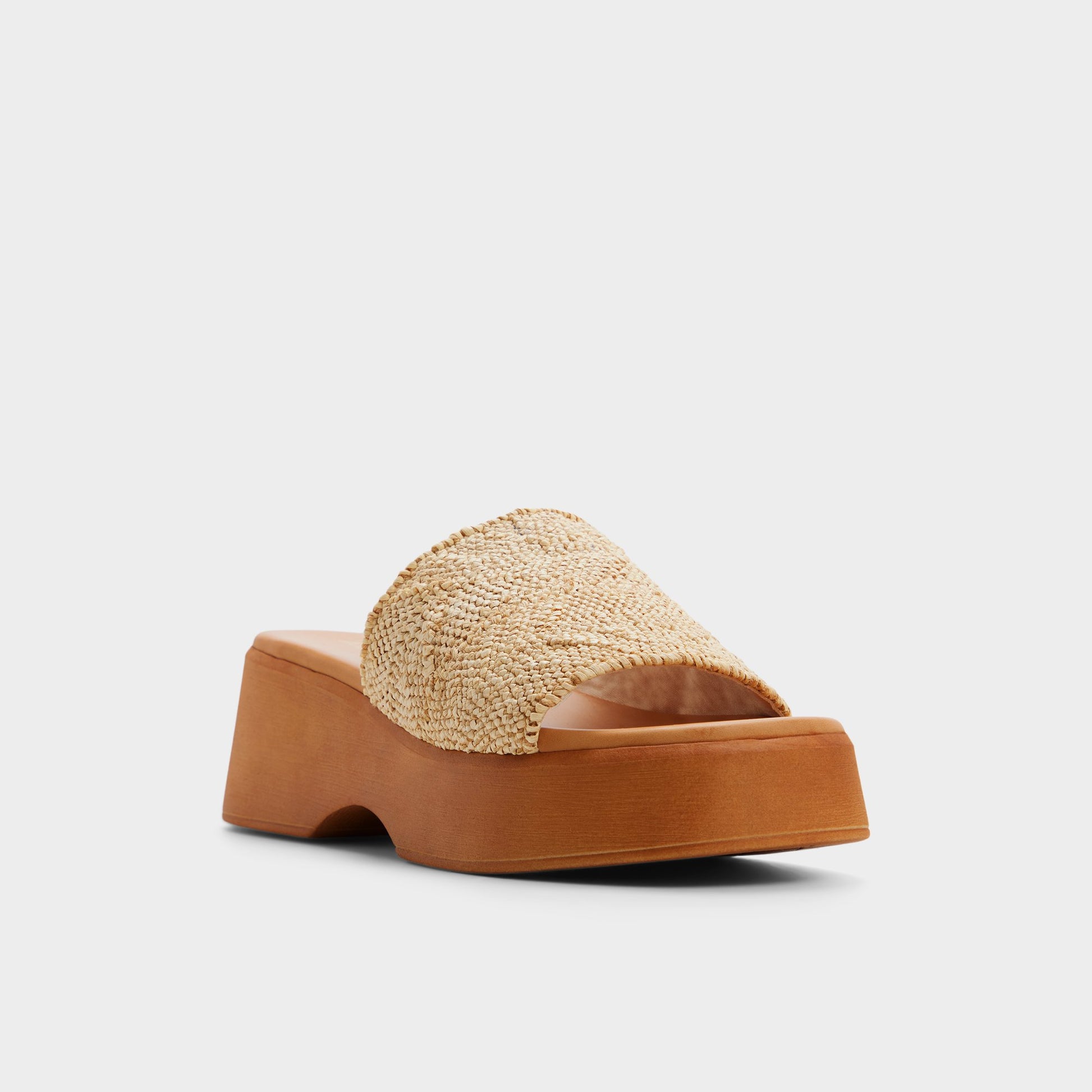 Three-quarter angle of Light beige Yassu 's front side