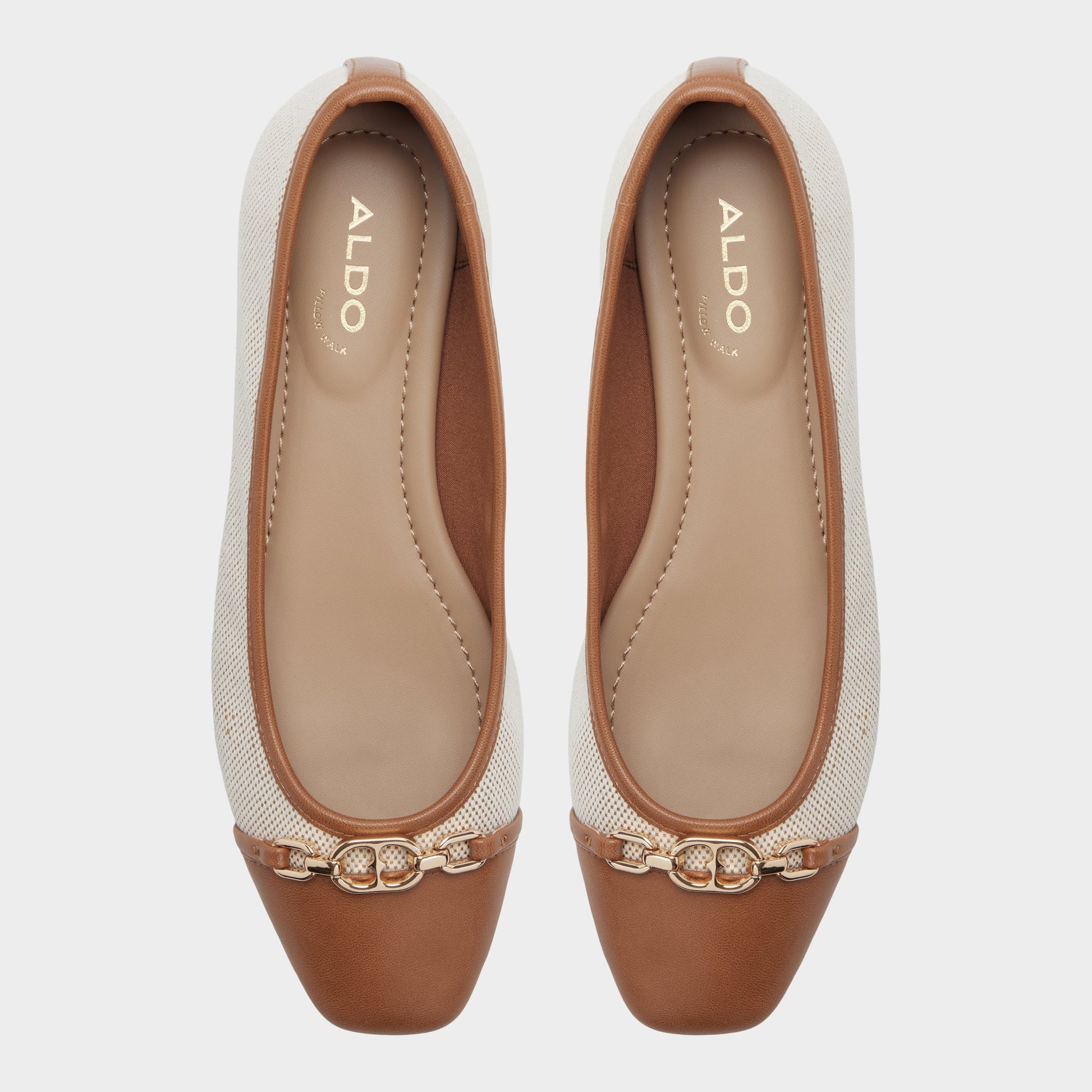 Vue de dessus de la Naturel Krishelle Ballerine