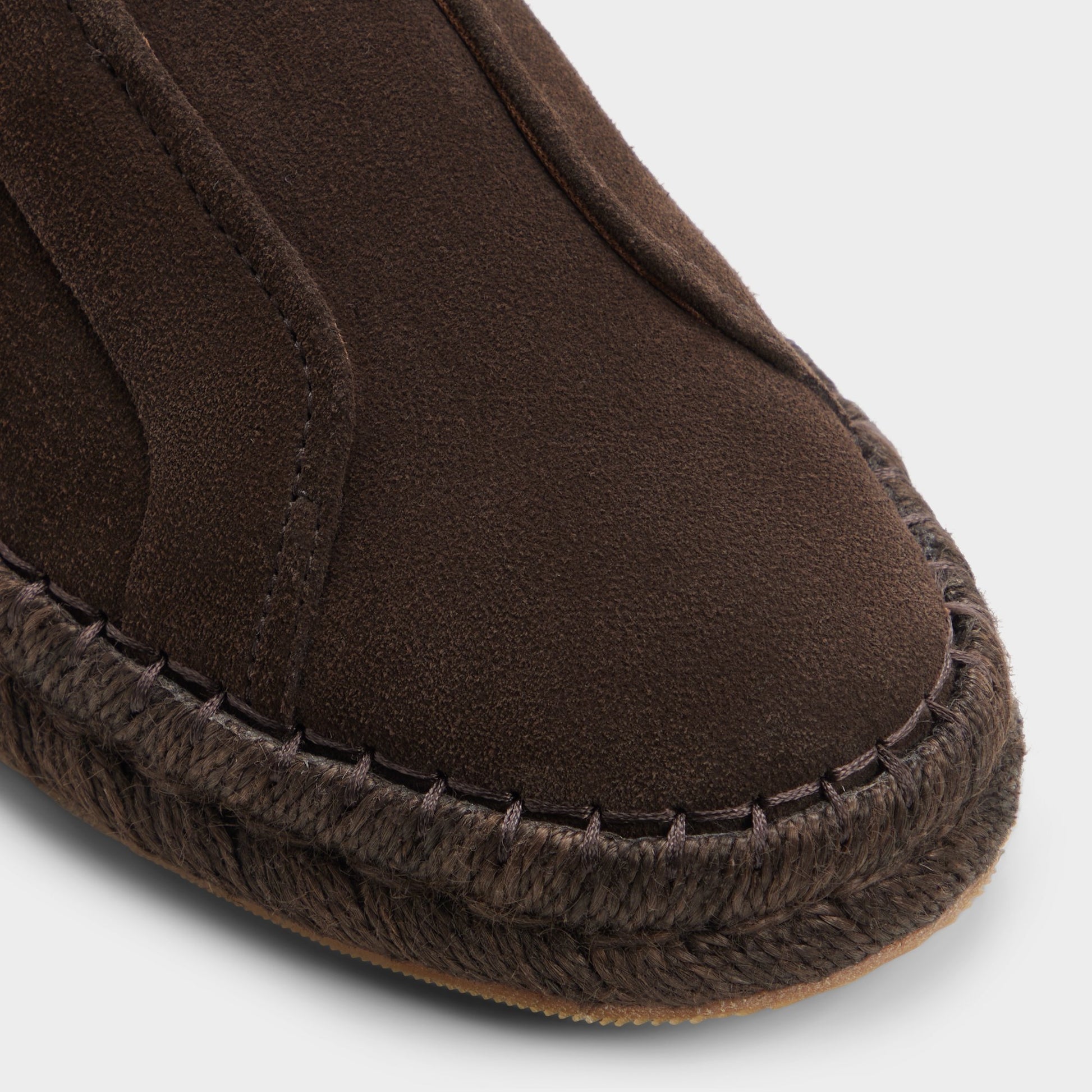 Close-up of the Dark brown Barkley Slip-on