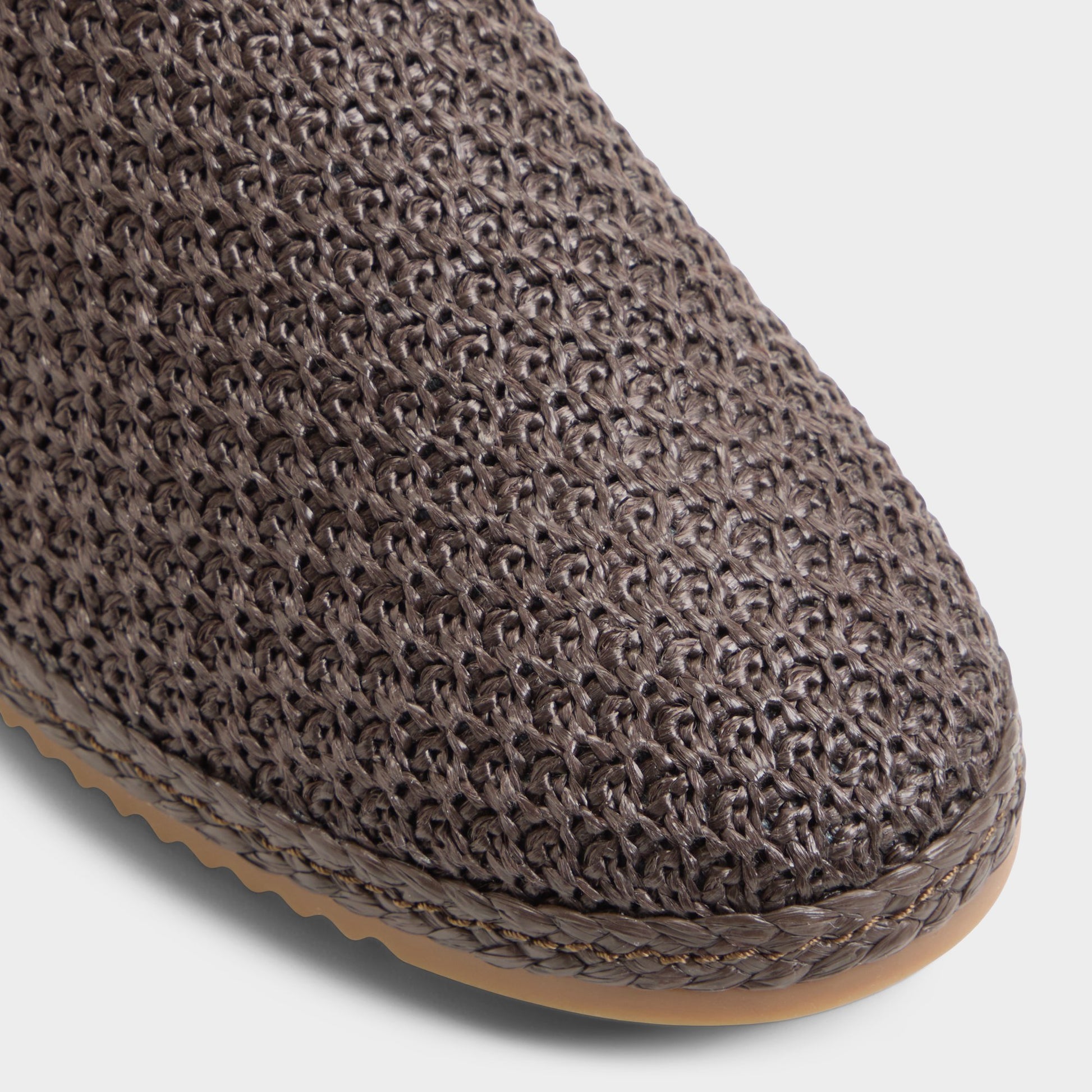 Close-up of the Dark brown Blazing Slip-on