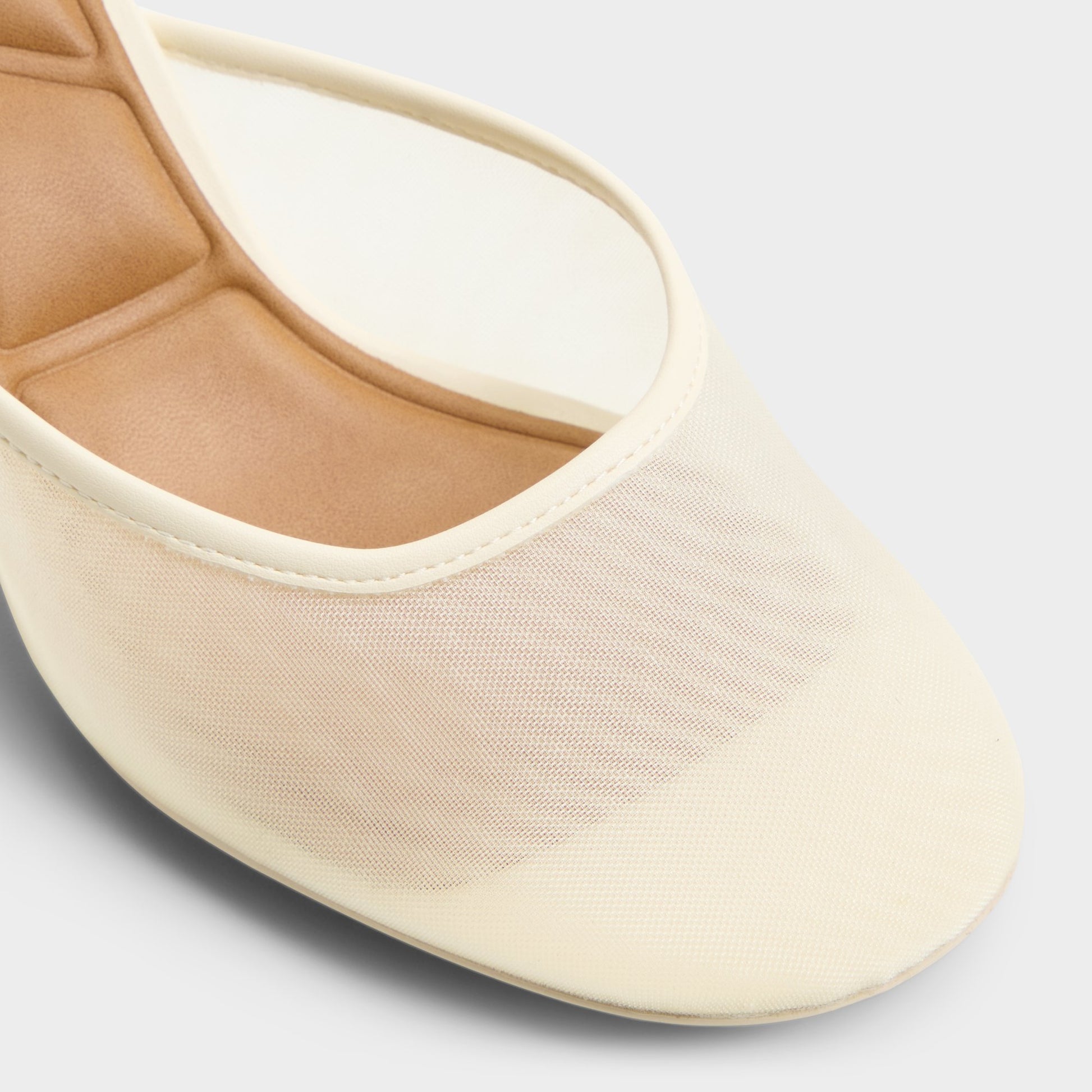 Close-up of the Light yellow Cristelle Heeled mule