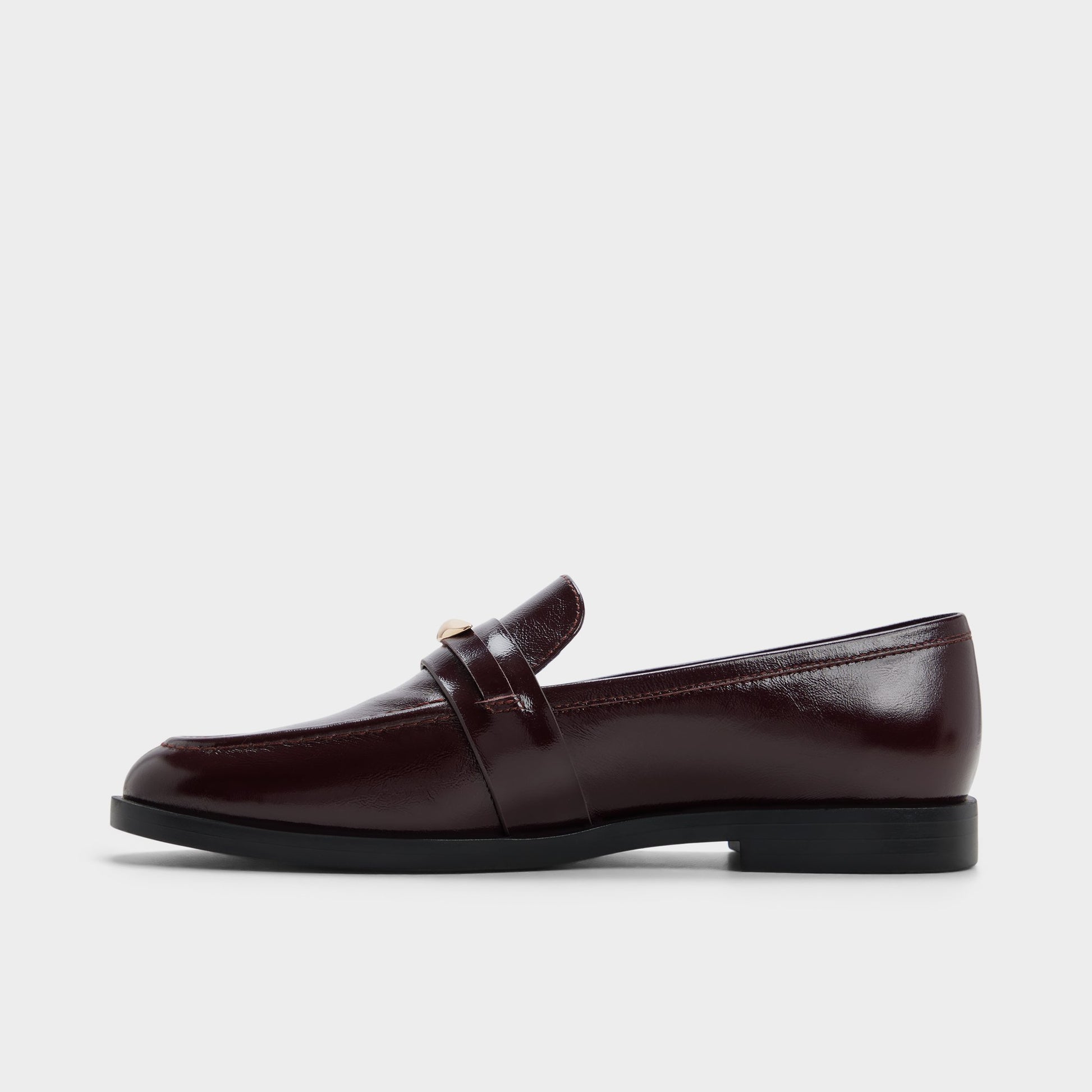 Side view of Bordo Ellya Loafer