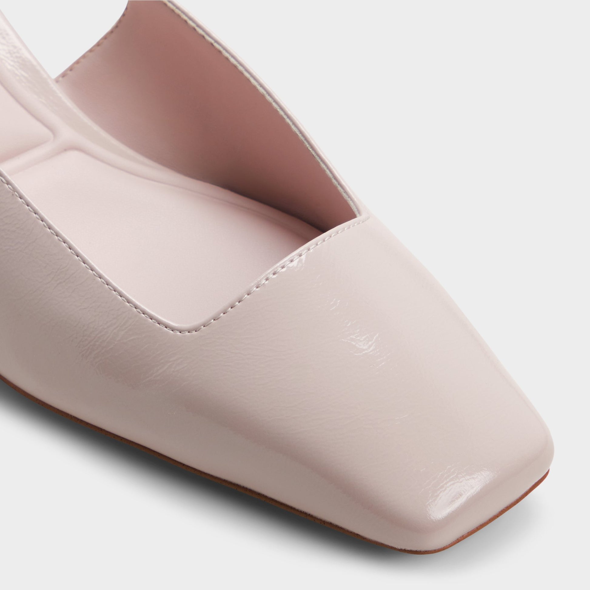 Close-up of the Light pink Harretta Slingback heel