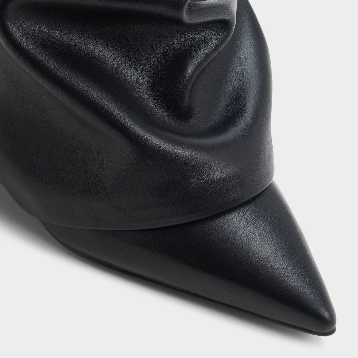 Close-up of the Black Kerlon