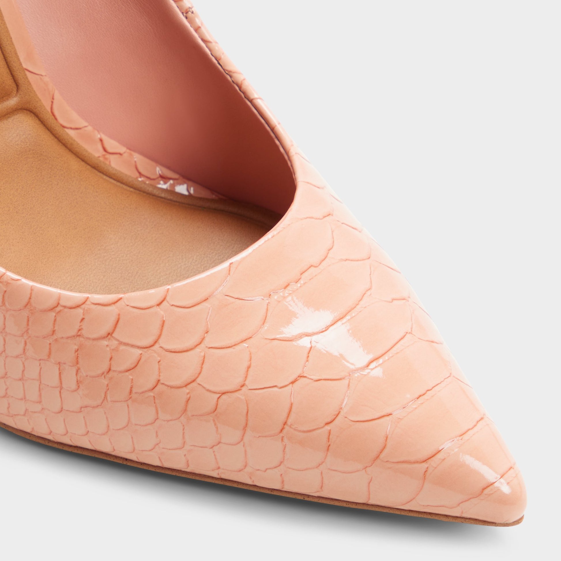 Close-up of the Medium pink Stessy2.0-xt Pump