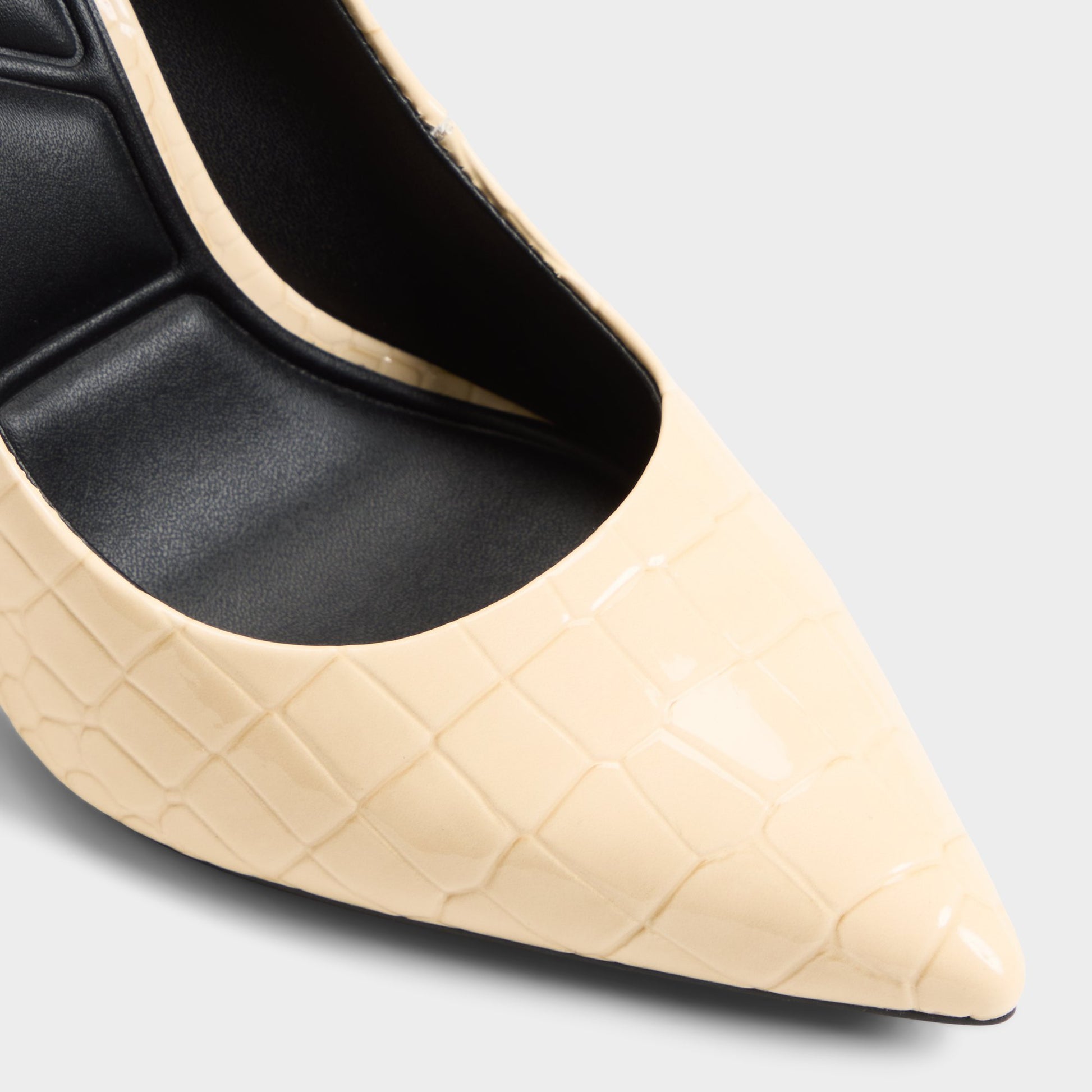 Close-up of the Light yellow Stessy2.0-xt Pump
