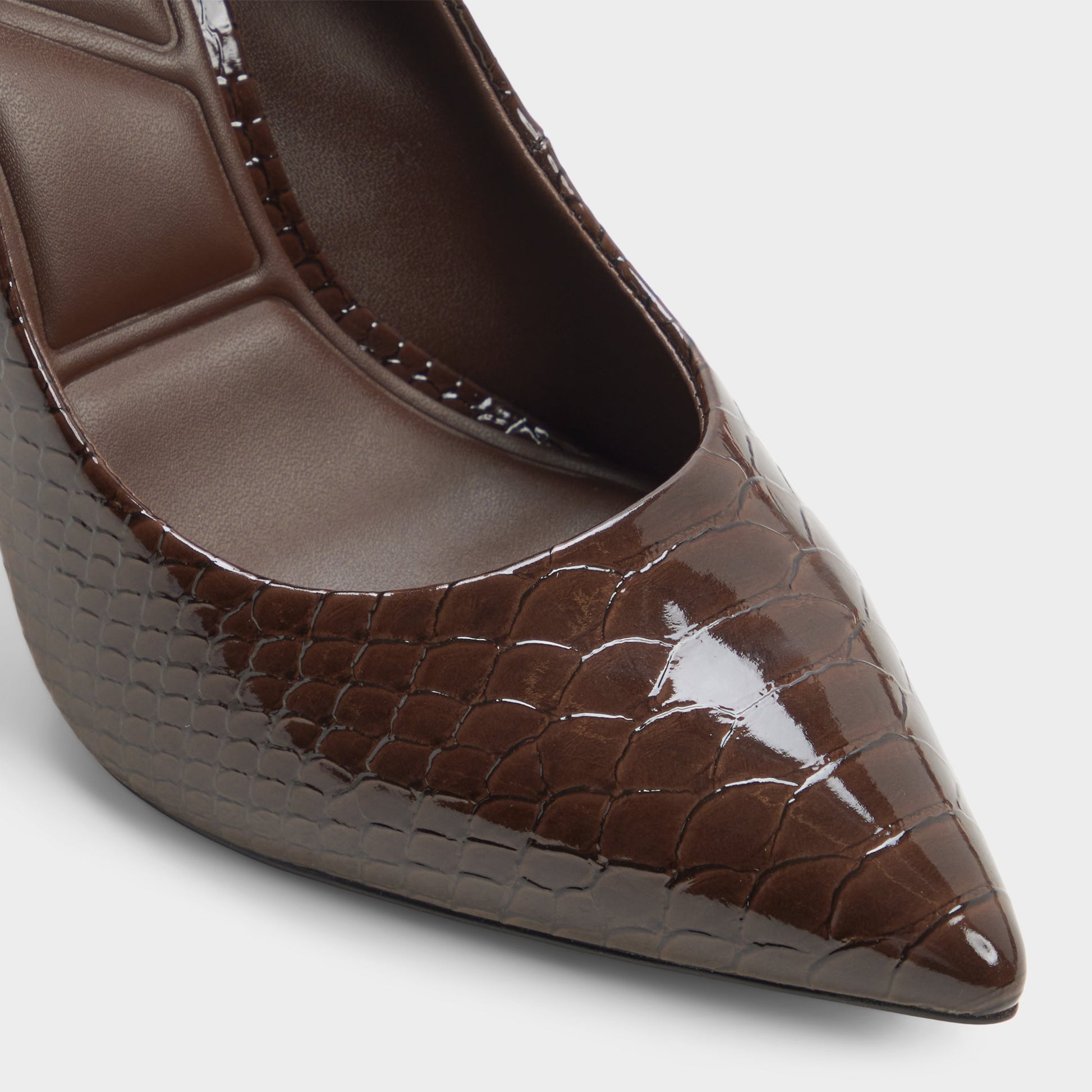 Close-up of the Dark brown Stessy2.0 Pump