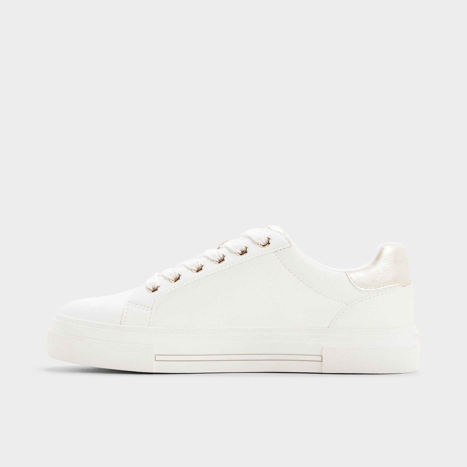Side view of White multi Saddie