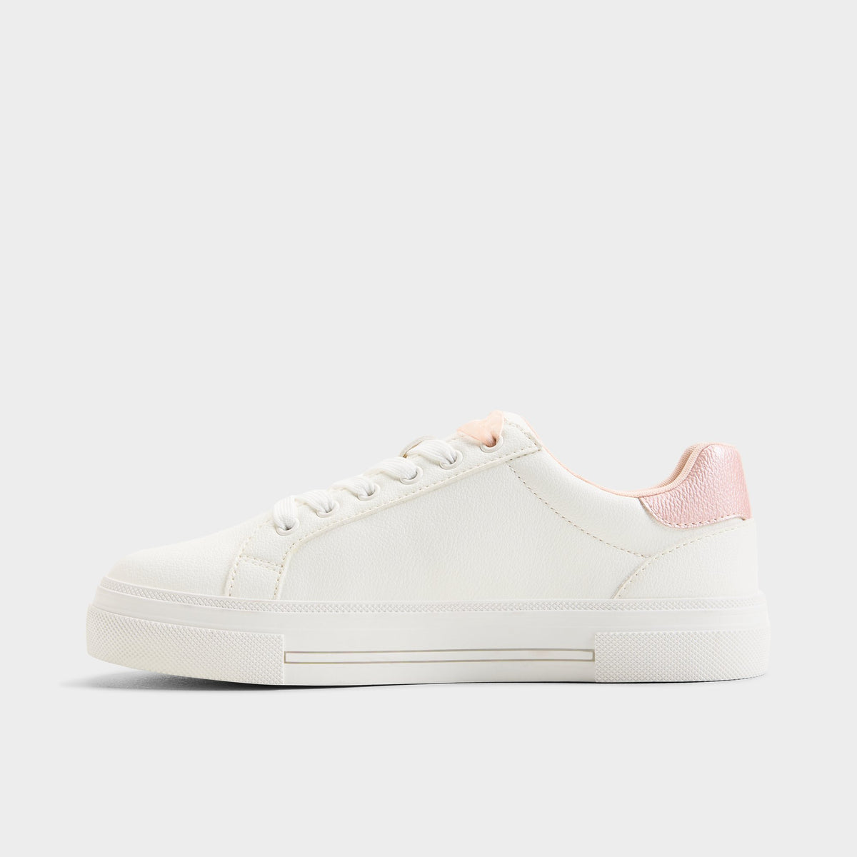 Side view of White combo Saddie