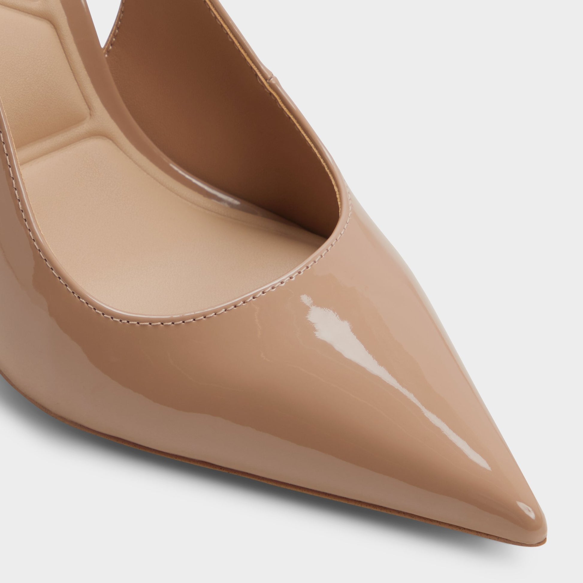 Close-up of the Light brown Stessysling2.0 Sling back high heel