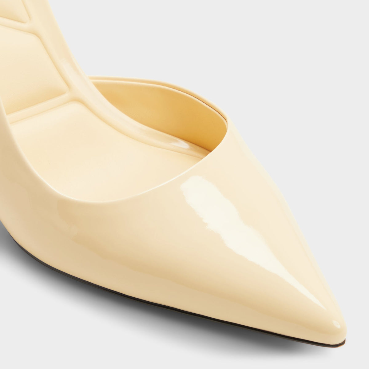 Close-up of the Light yellow Stessylowsling