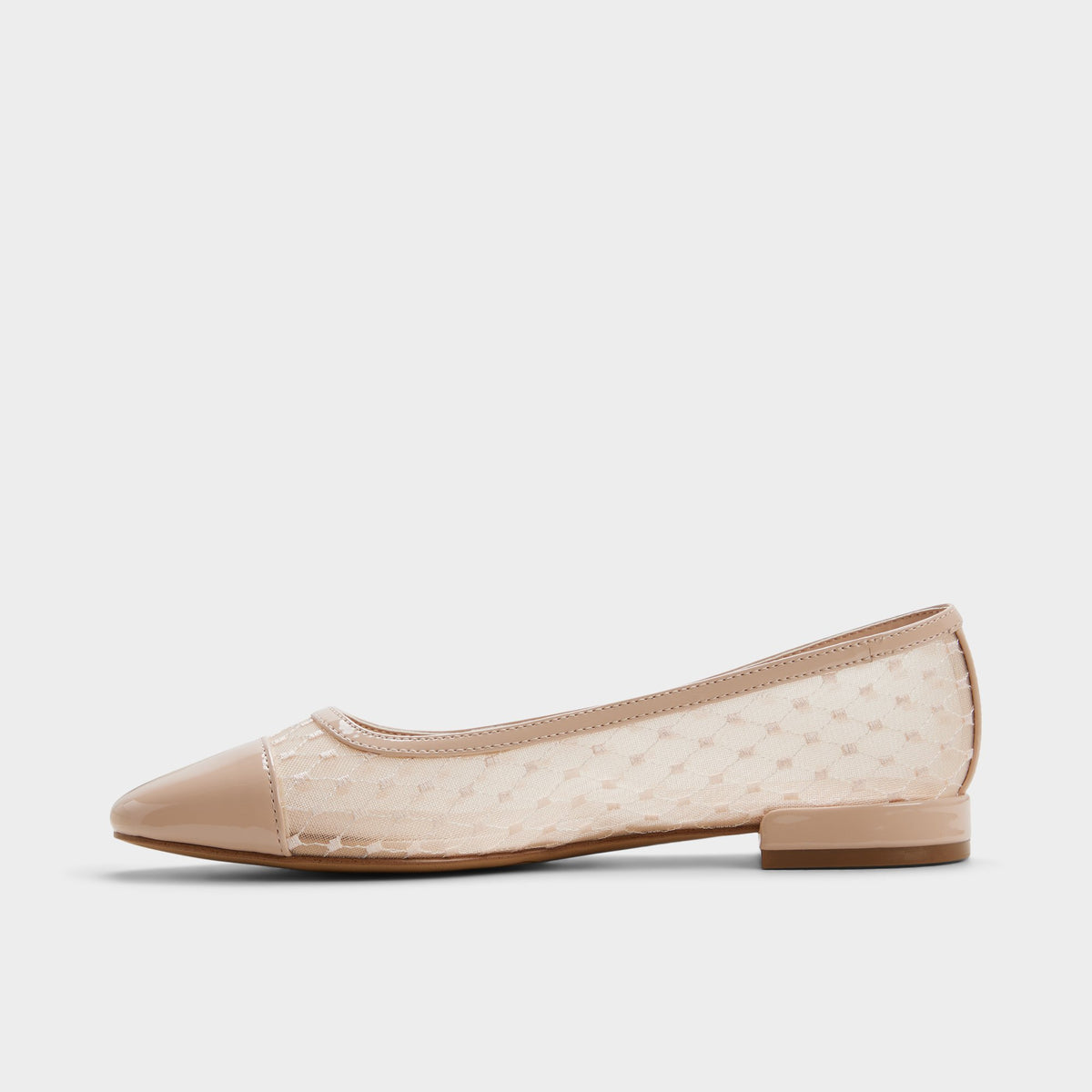 Side view of Medium beige Olohas