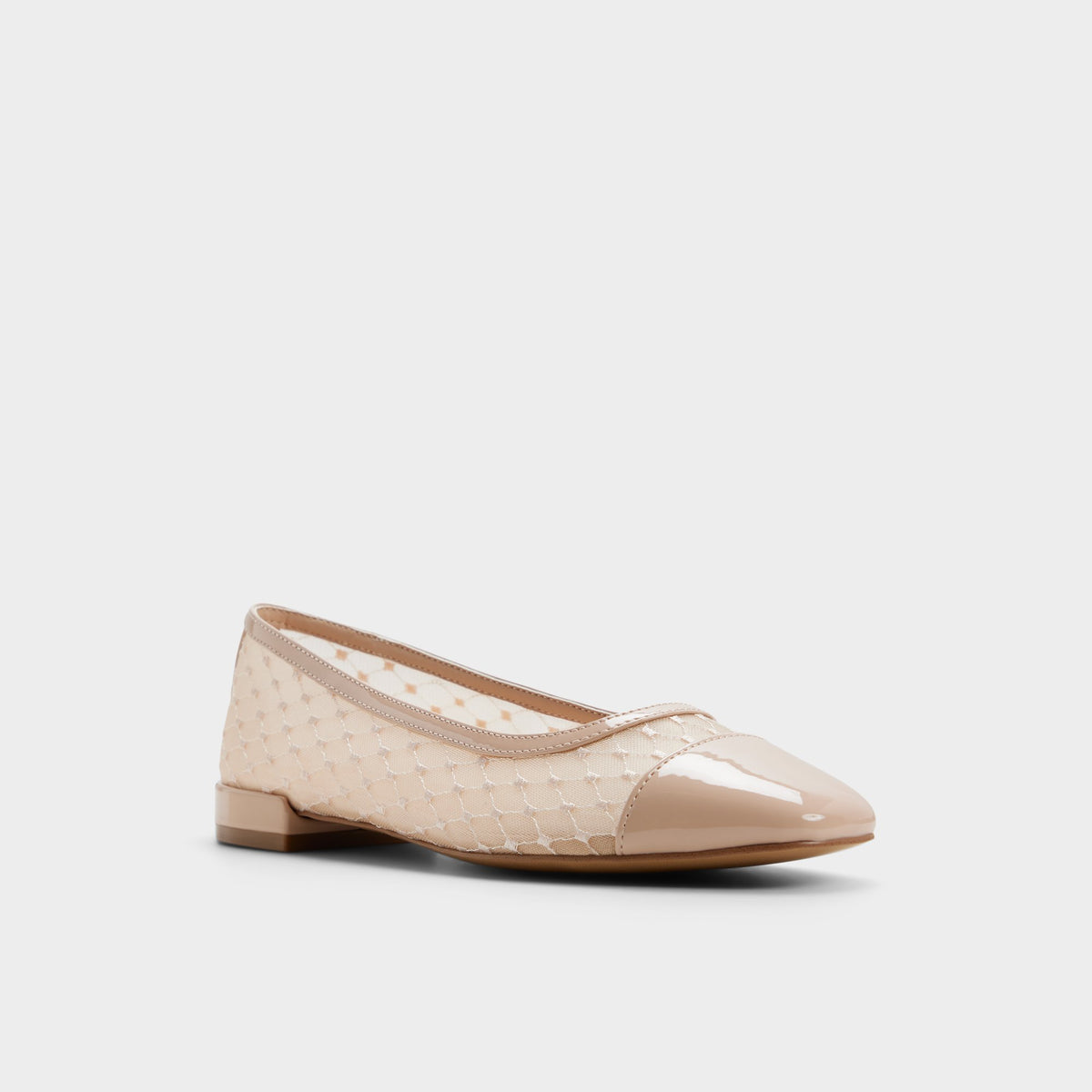 Three-quarter angle of Medium beige Olohas 's front side