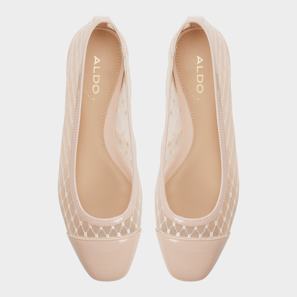 Top-down view of the Medium beige Olohas