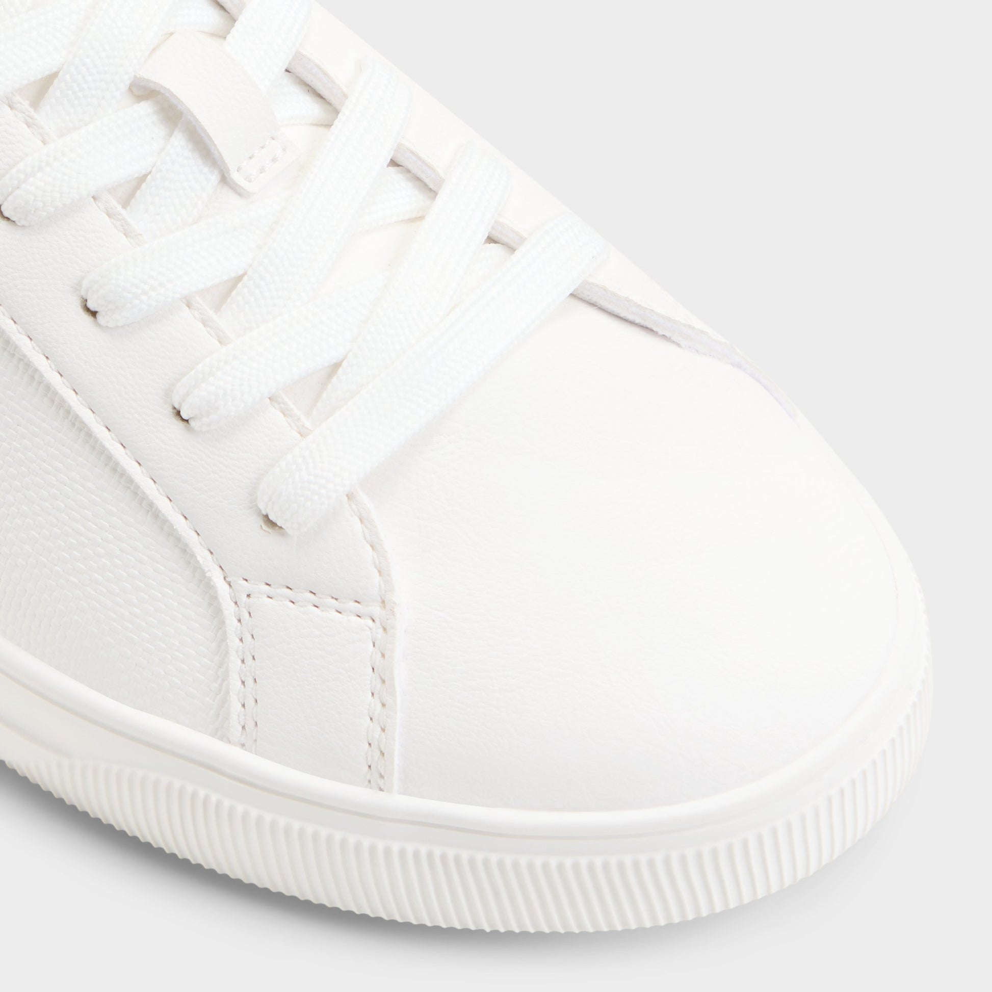 Close-up of the White Soera Sneaker