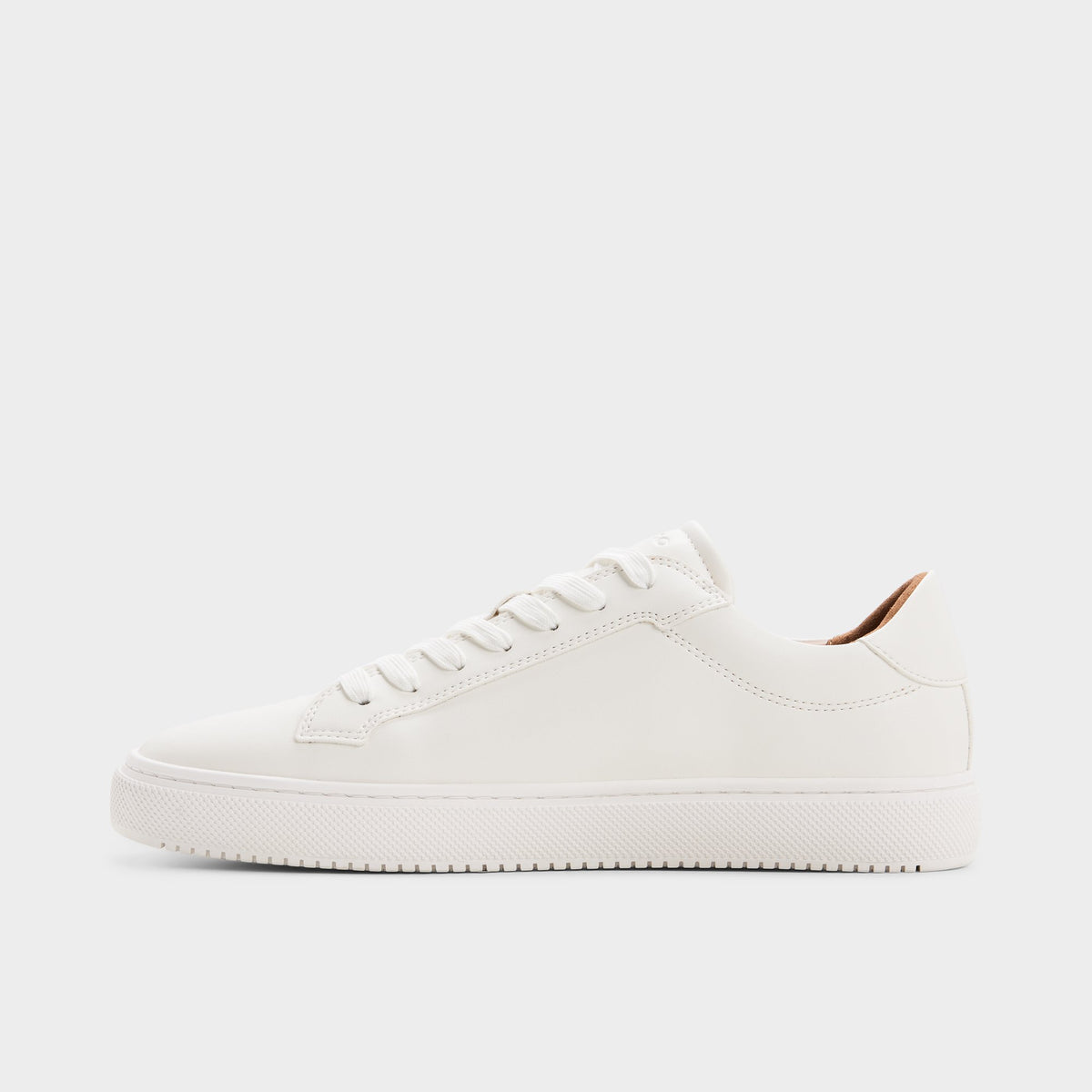 Side view of White Sebbi