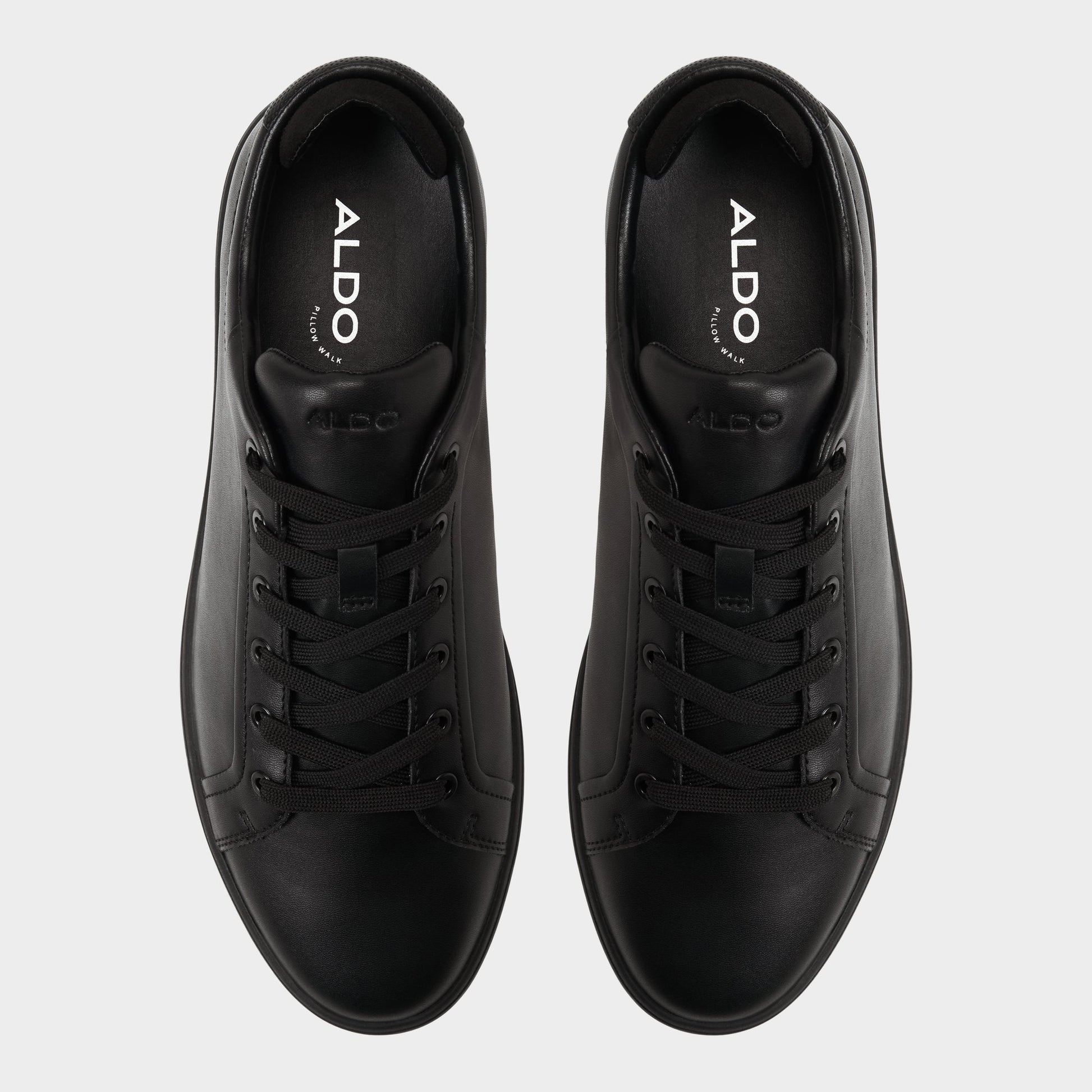 Top-down view of the Black/black Kosmo Low top sneaker