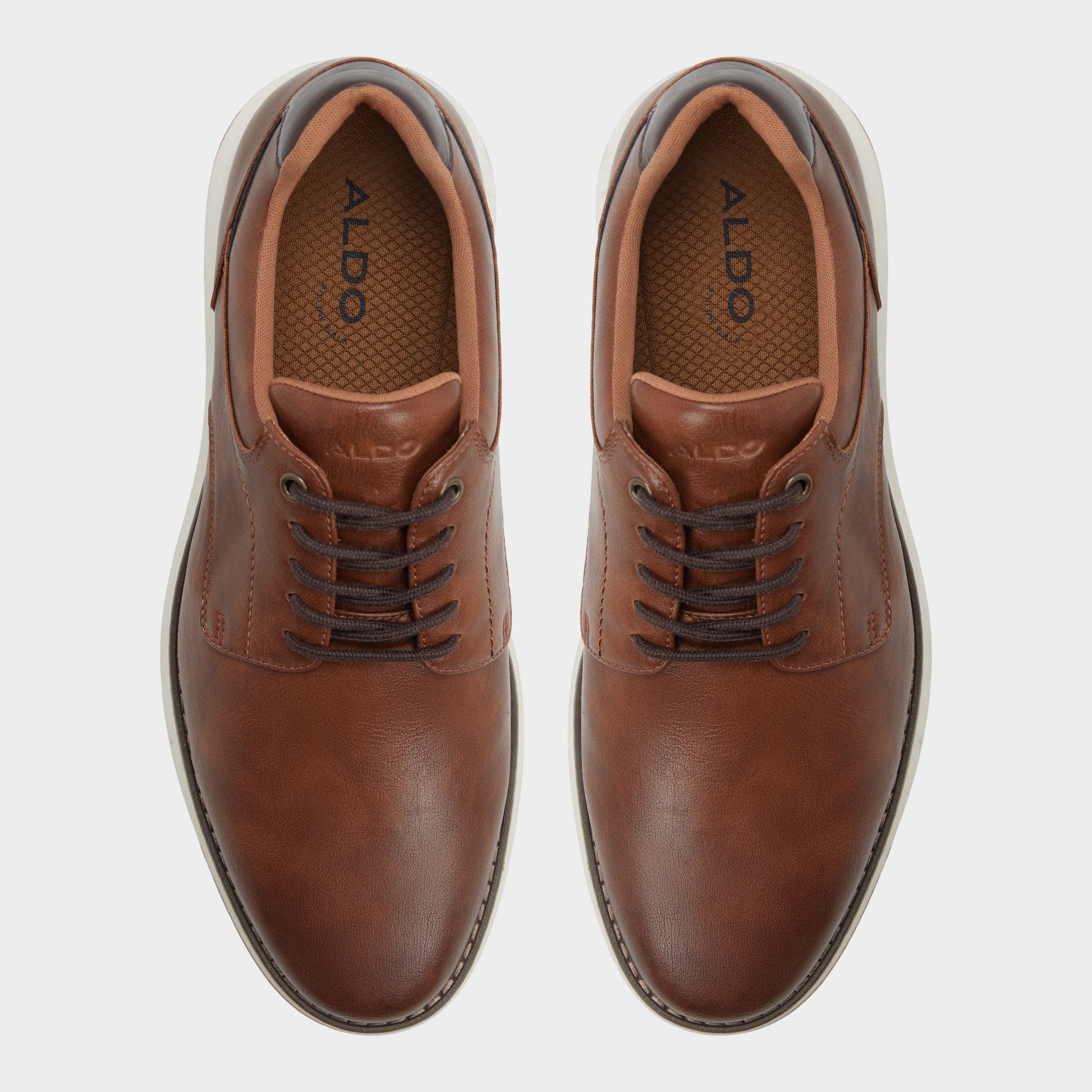 Top-down view of the Cognac Kaplan Oxford shoe