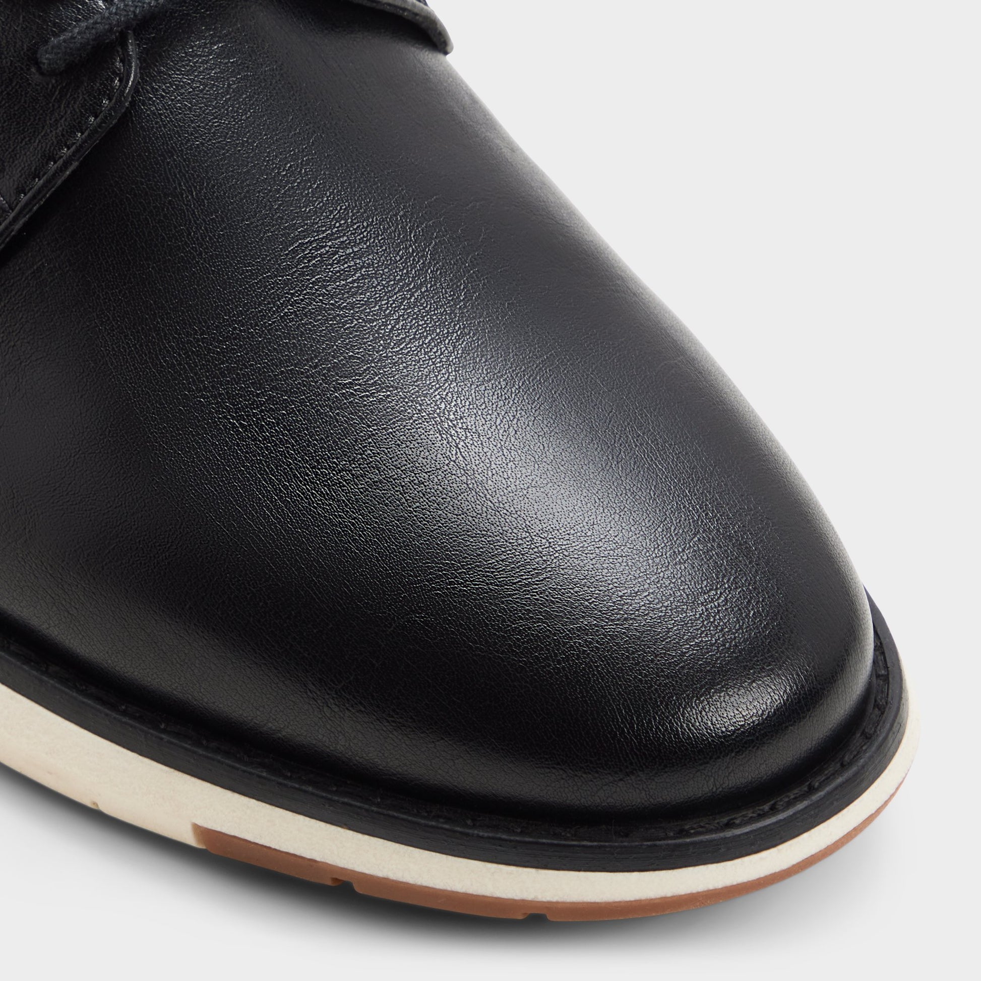 Gros plan de la Noir Kaplan Chaussure Oxford