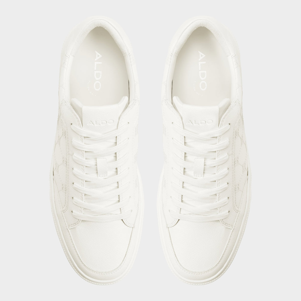 Top-down view of the White combo Zaine