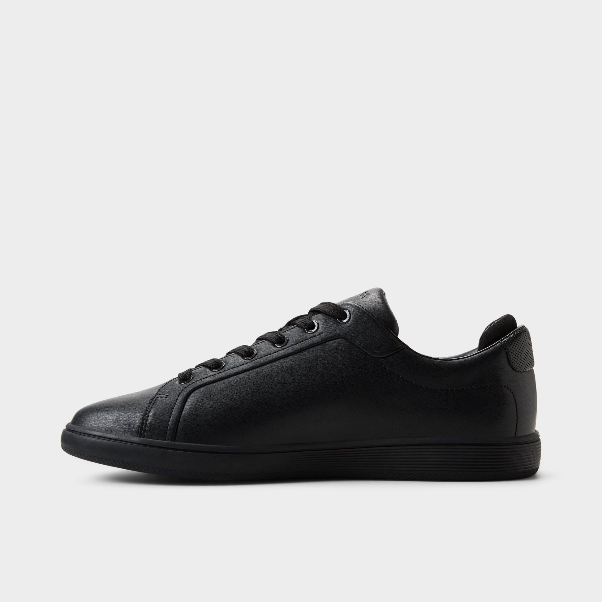 Side view of Black/black Kosmo Low top sneaker