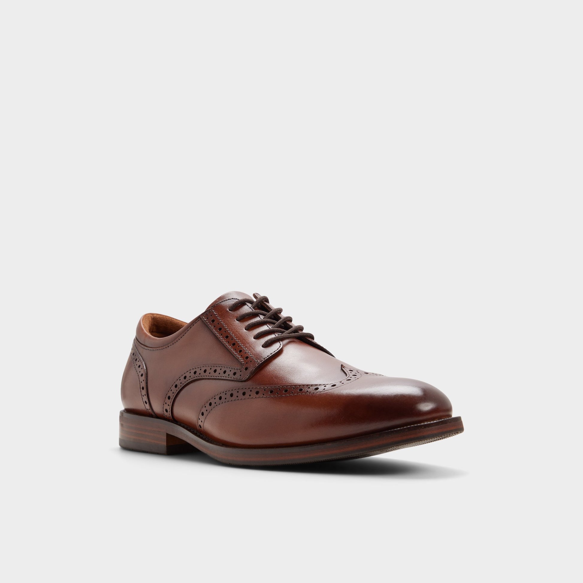 Angle de trois quarts de la face avant de Cognac Harington Chaussure Oxford