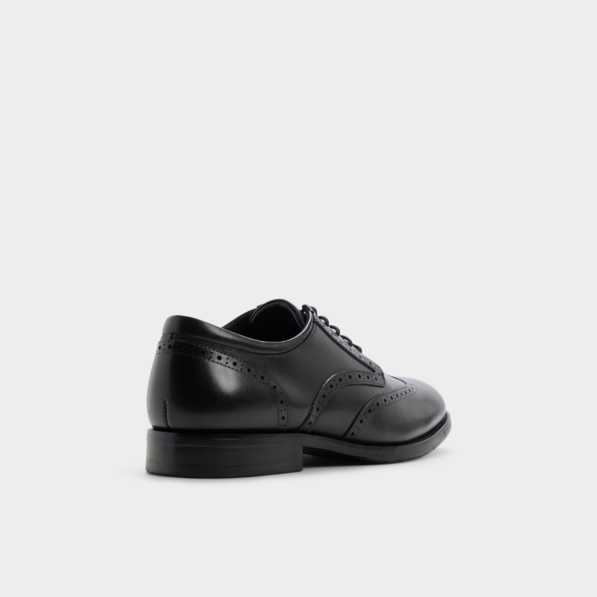 Angle de trois quarts de l'arrière de Noir Harington Chaussure Oxford