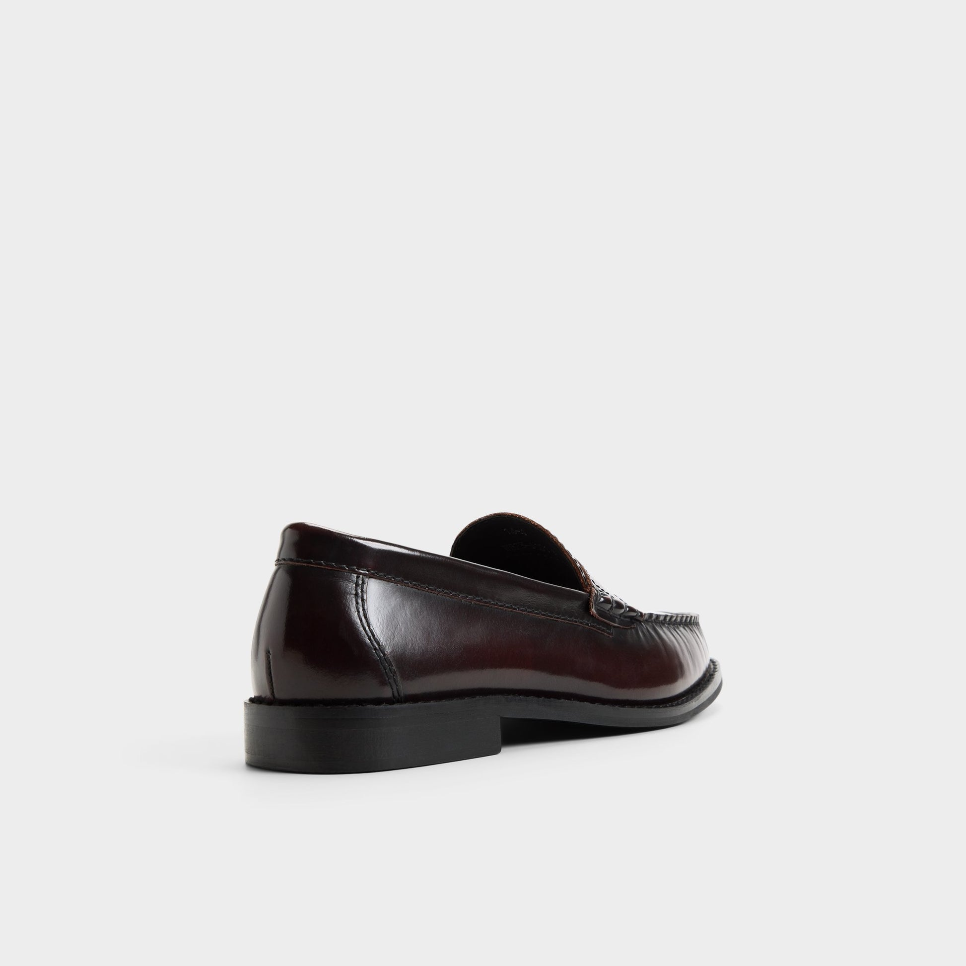 Three-quarter angle of Bordo Jarey Loafer's back side