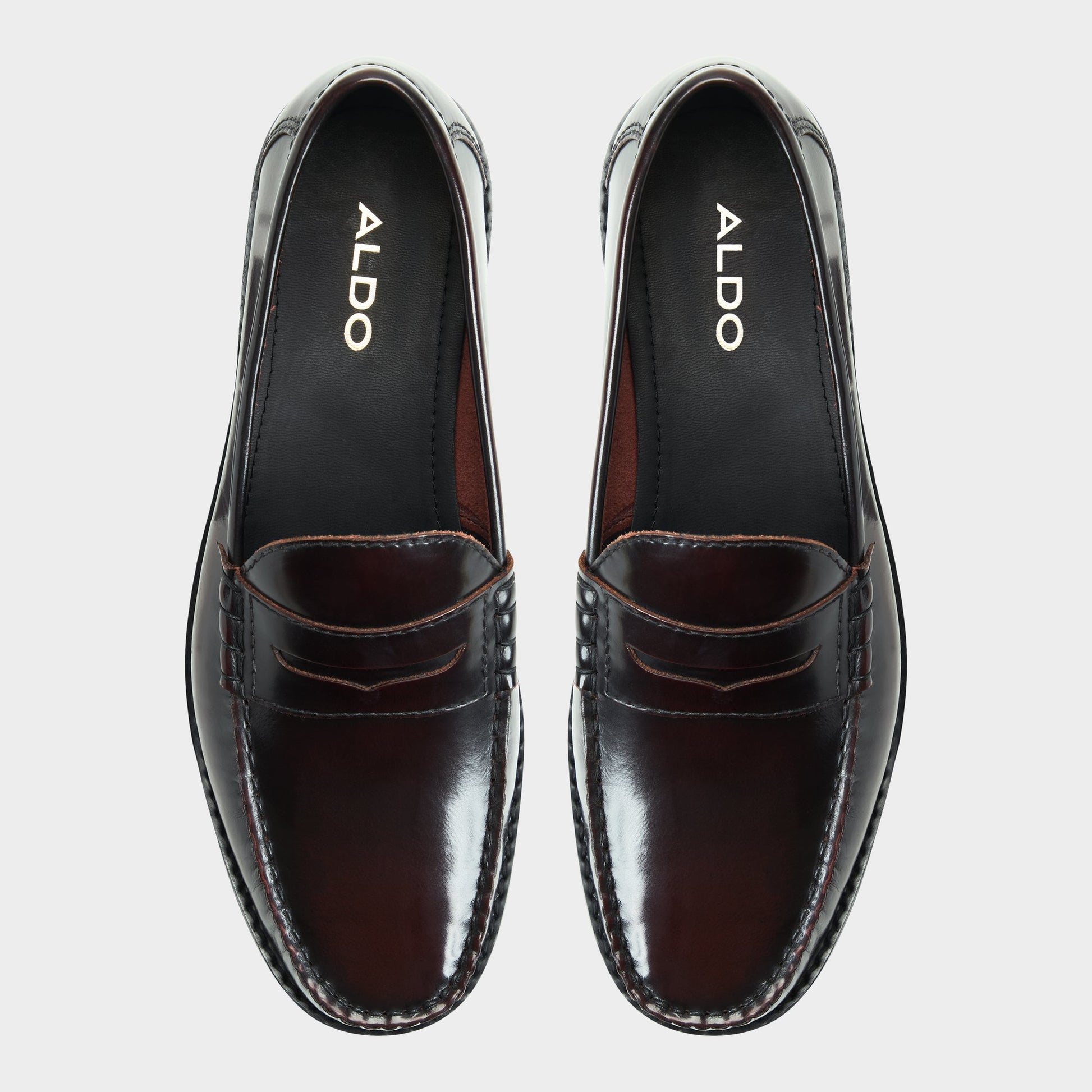 Top-down view of the Bordo Jarey Loafer