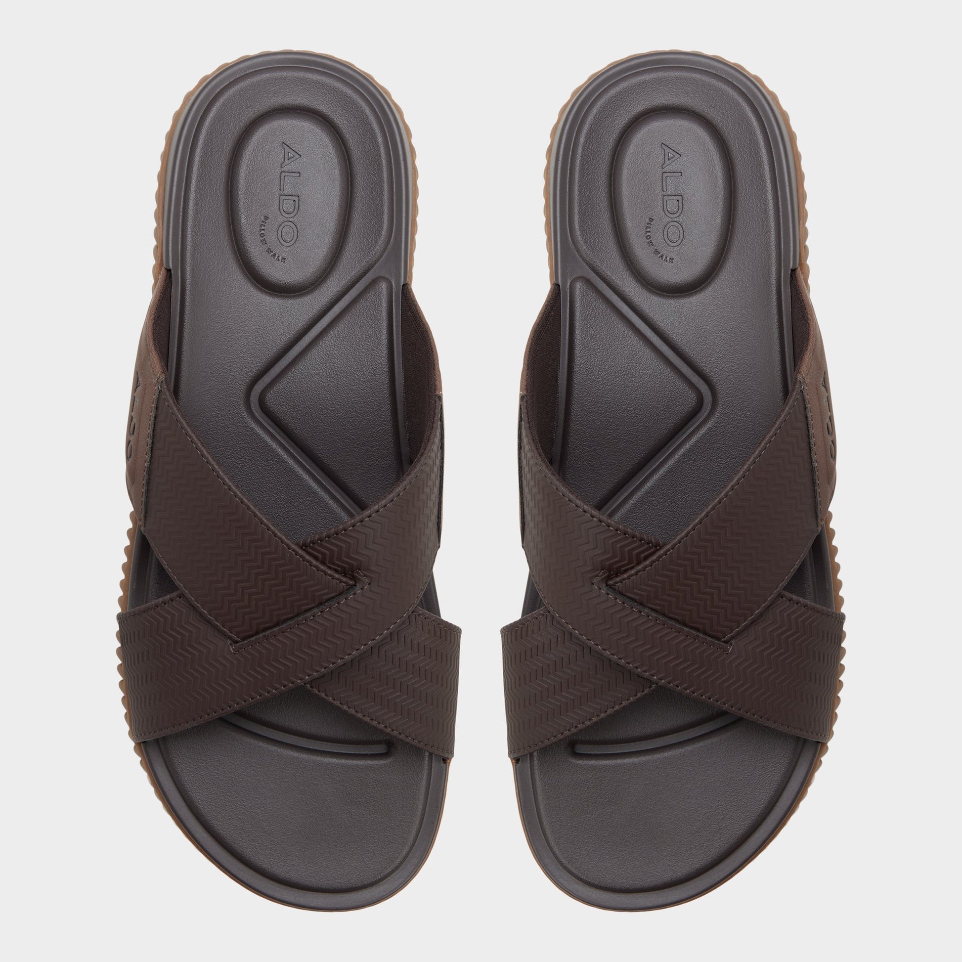 Vue de dessus de la Brown Valmar Slide sandal