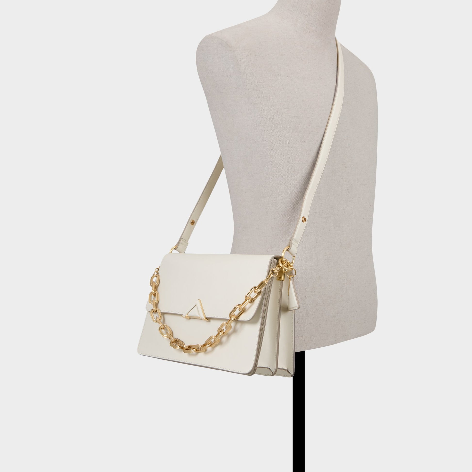Product media for Luxebag