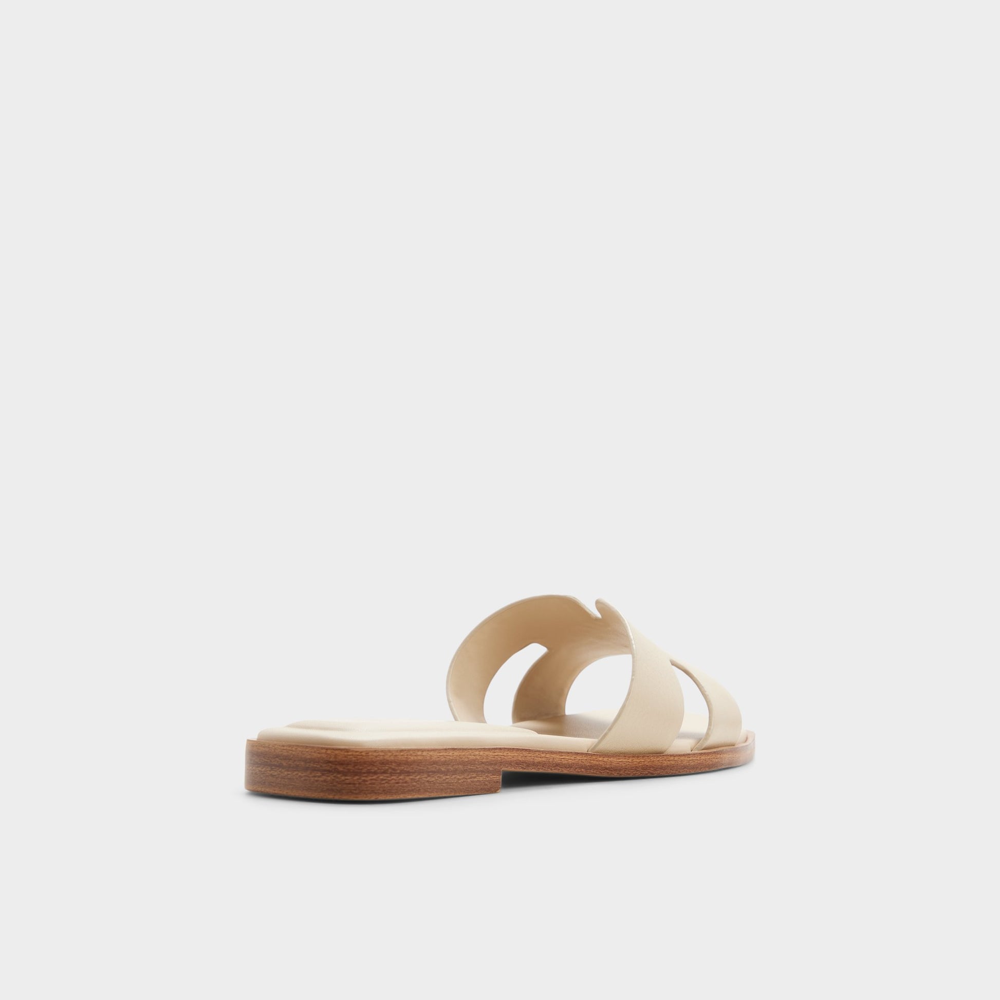 Three-quarter angle of Beige Itsandal Slide sandal's back side