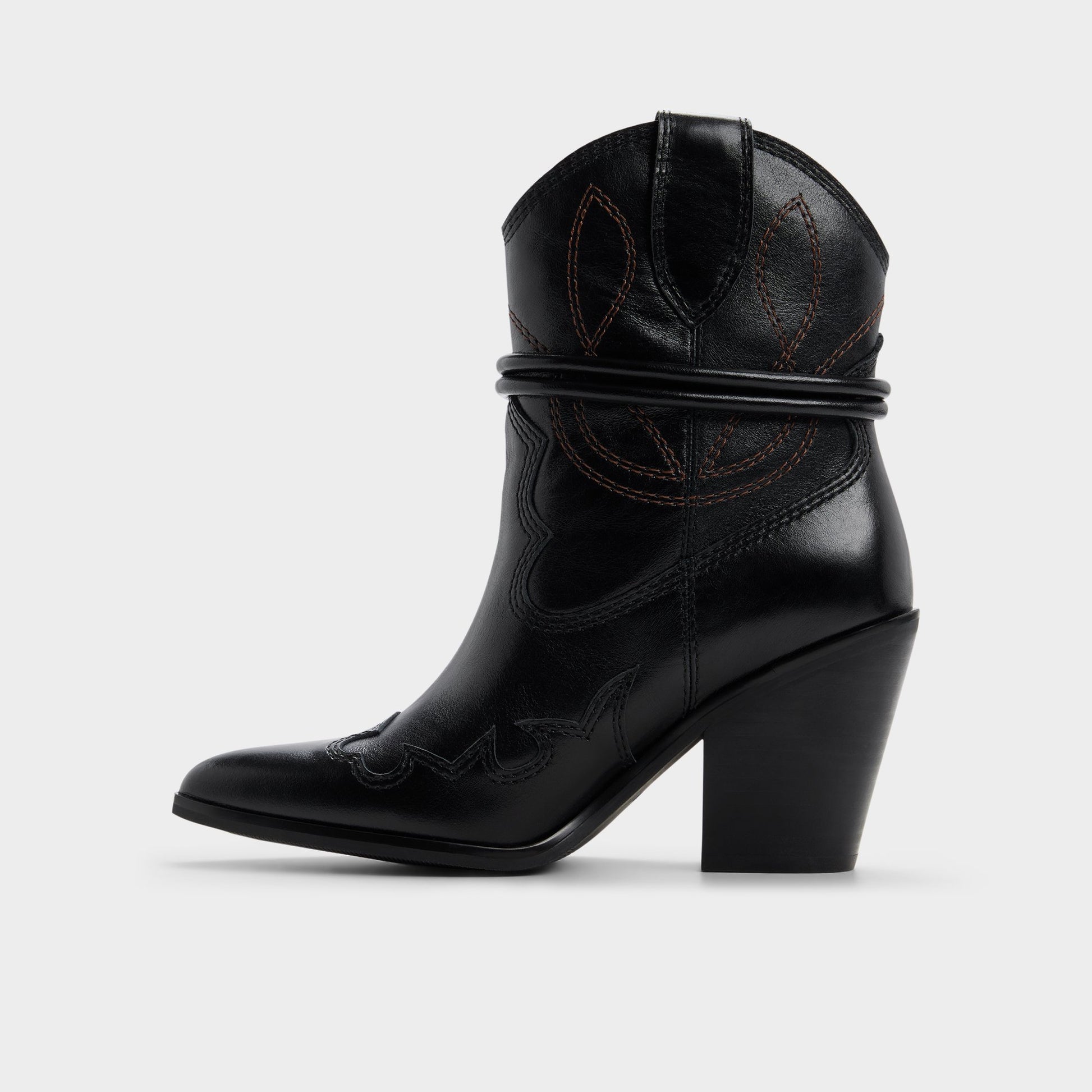 Side view of Black Nuwestern