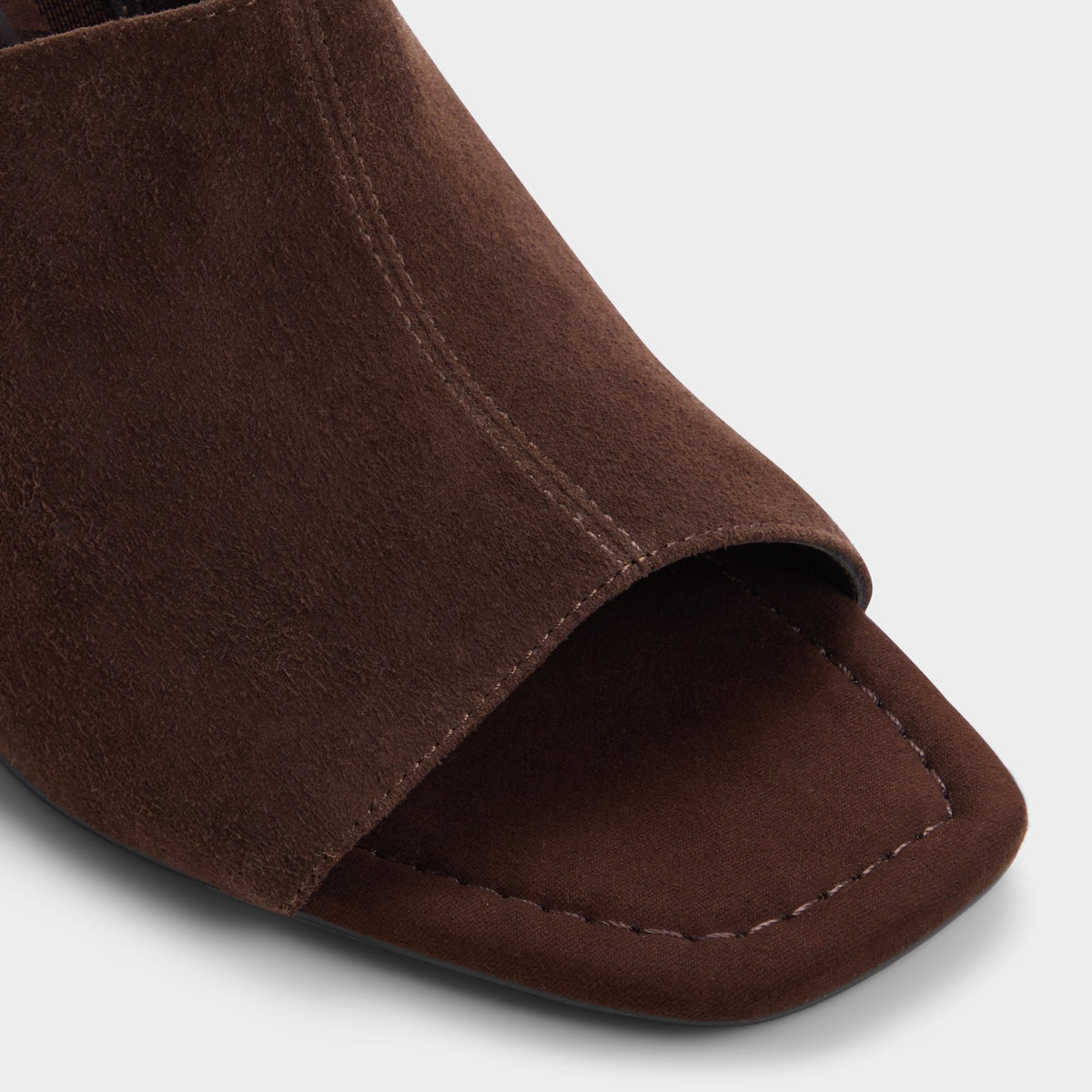 Close-up of the Dark brown Sidema