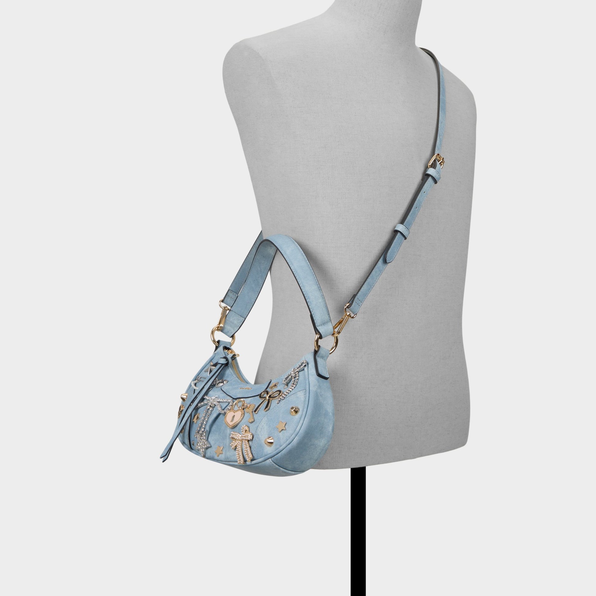 Product media for Karolinaa